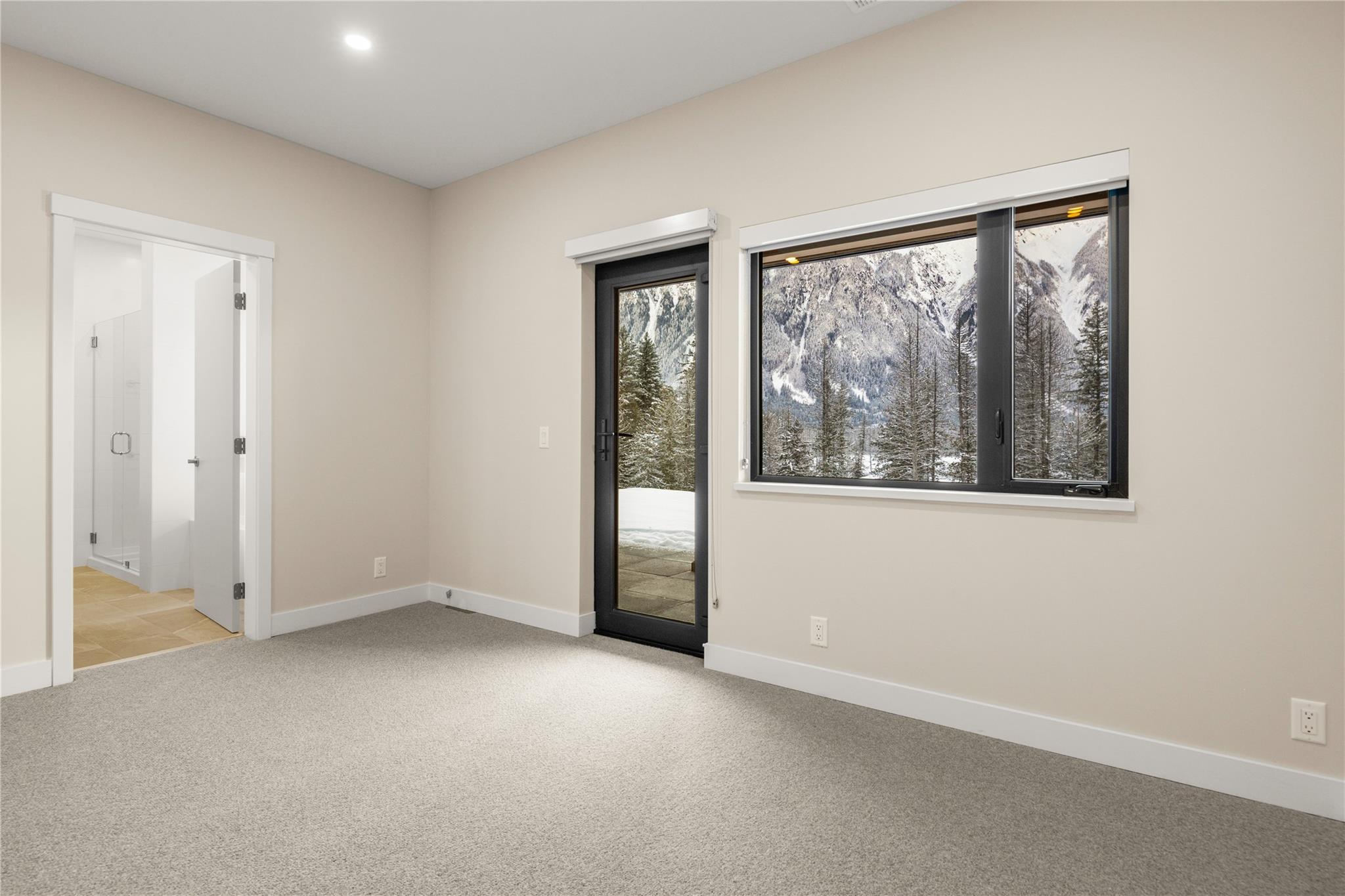 21-4000 Sunstone Way image 16