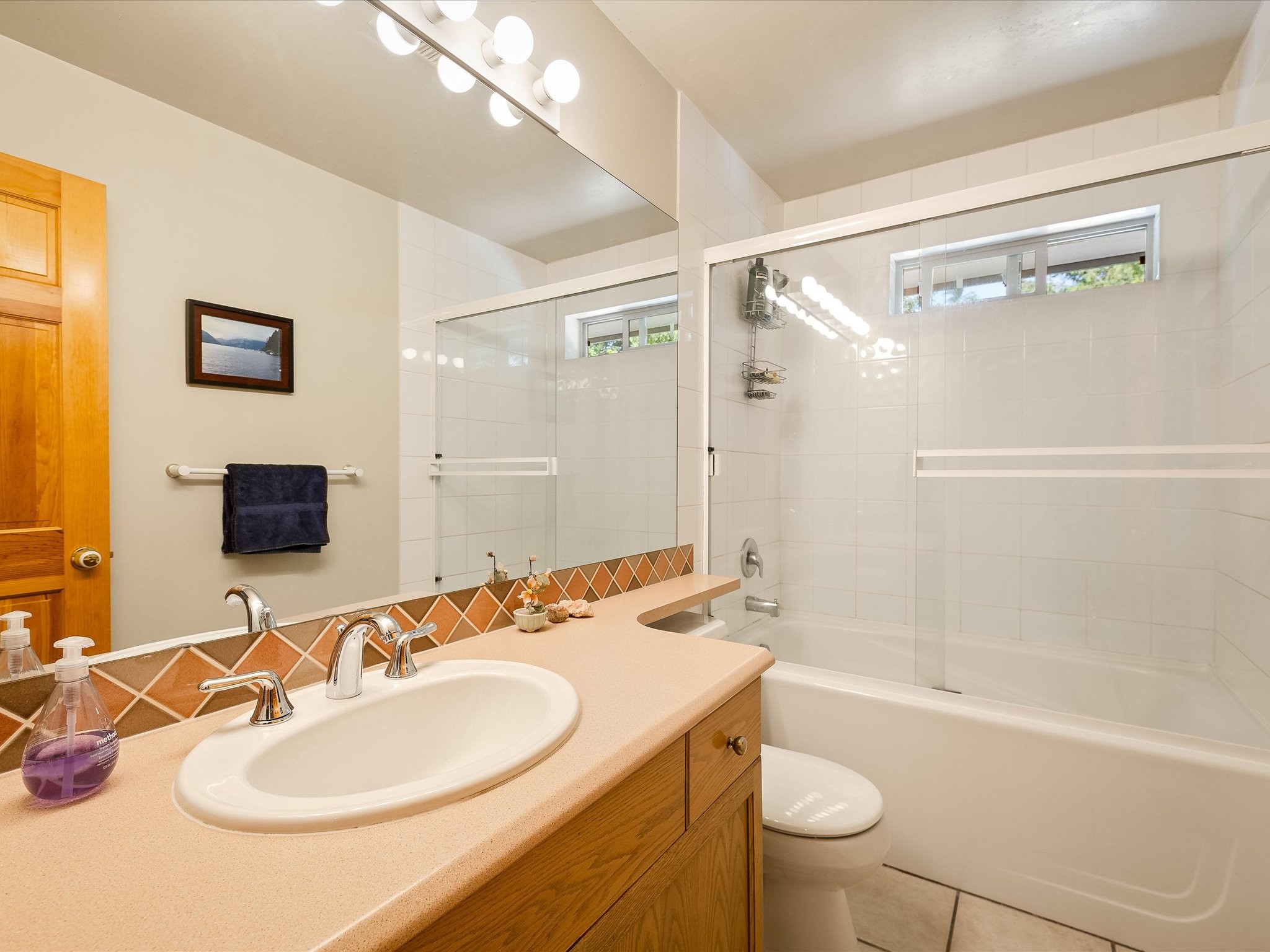 1489 Balsam Street image 10