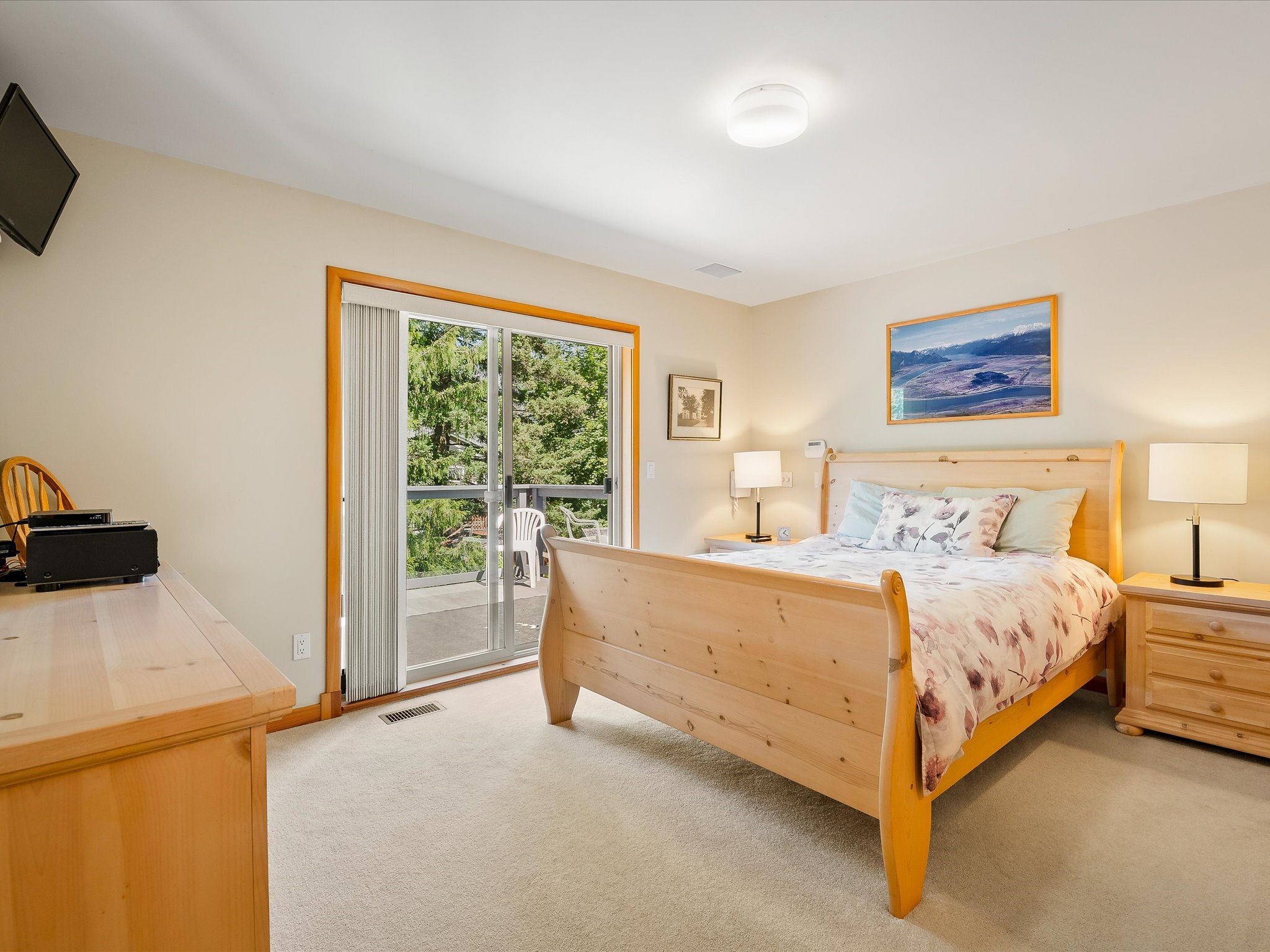 1489 Balsam Street image 11
