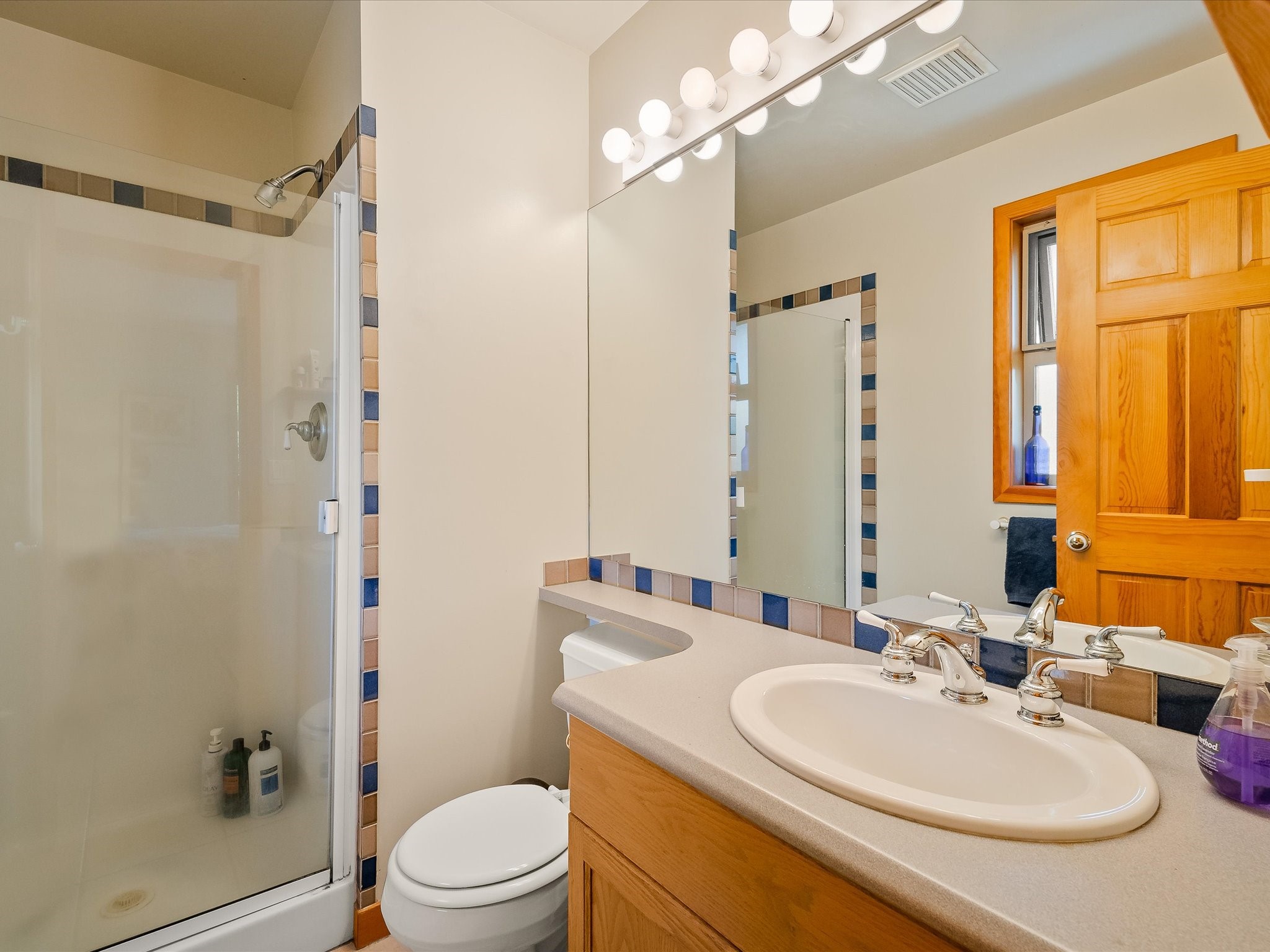 1489 Balsam Street image 13