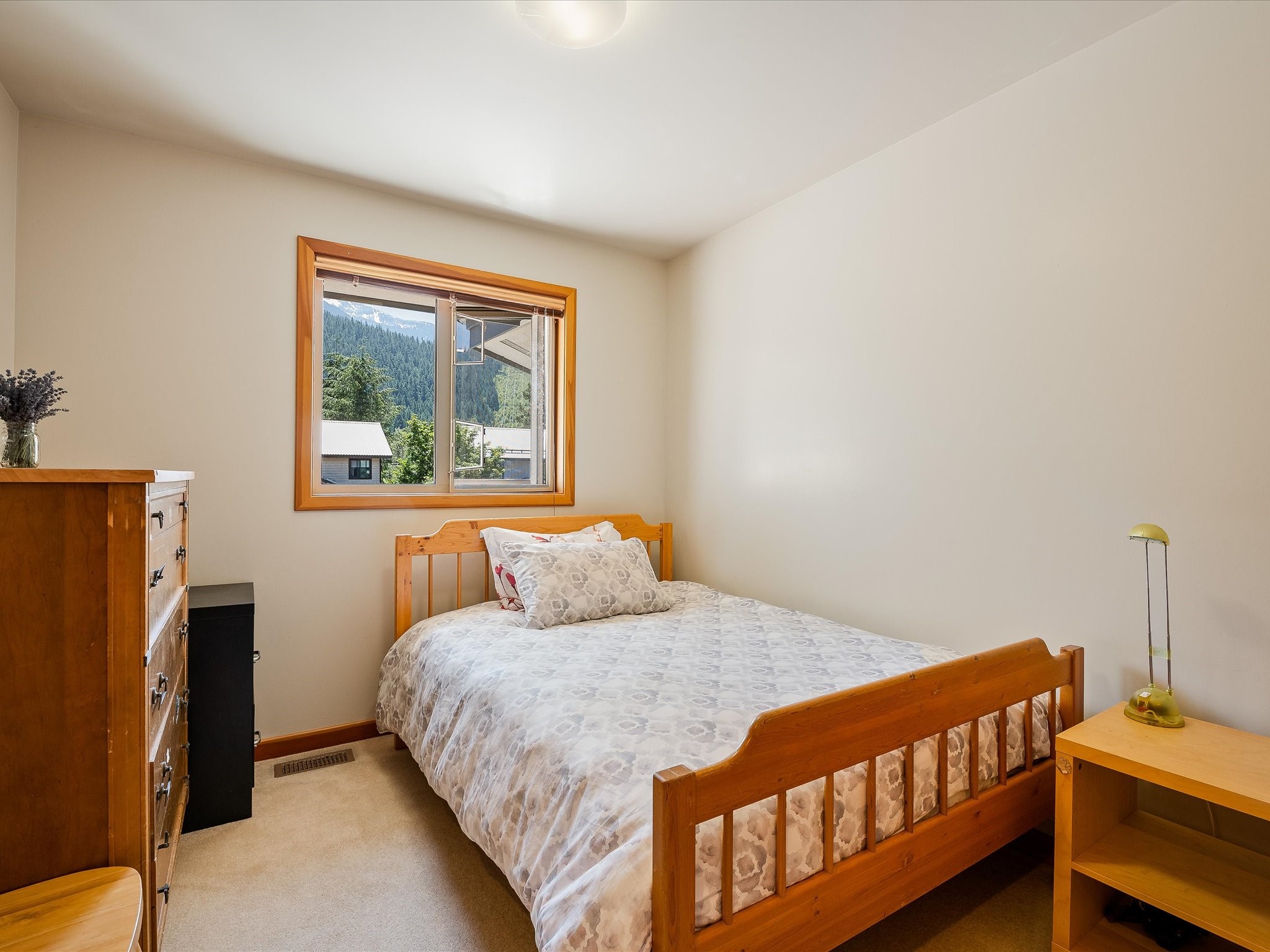1489 Balsam Street image 14