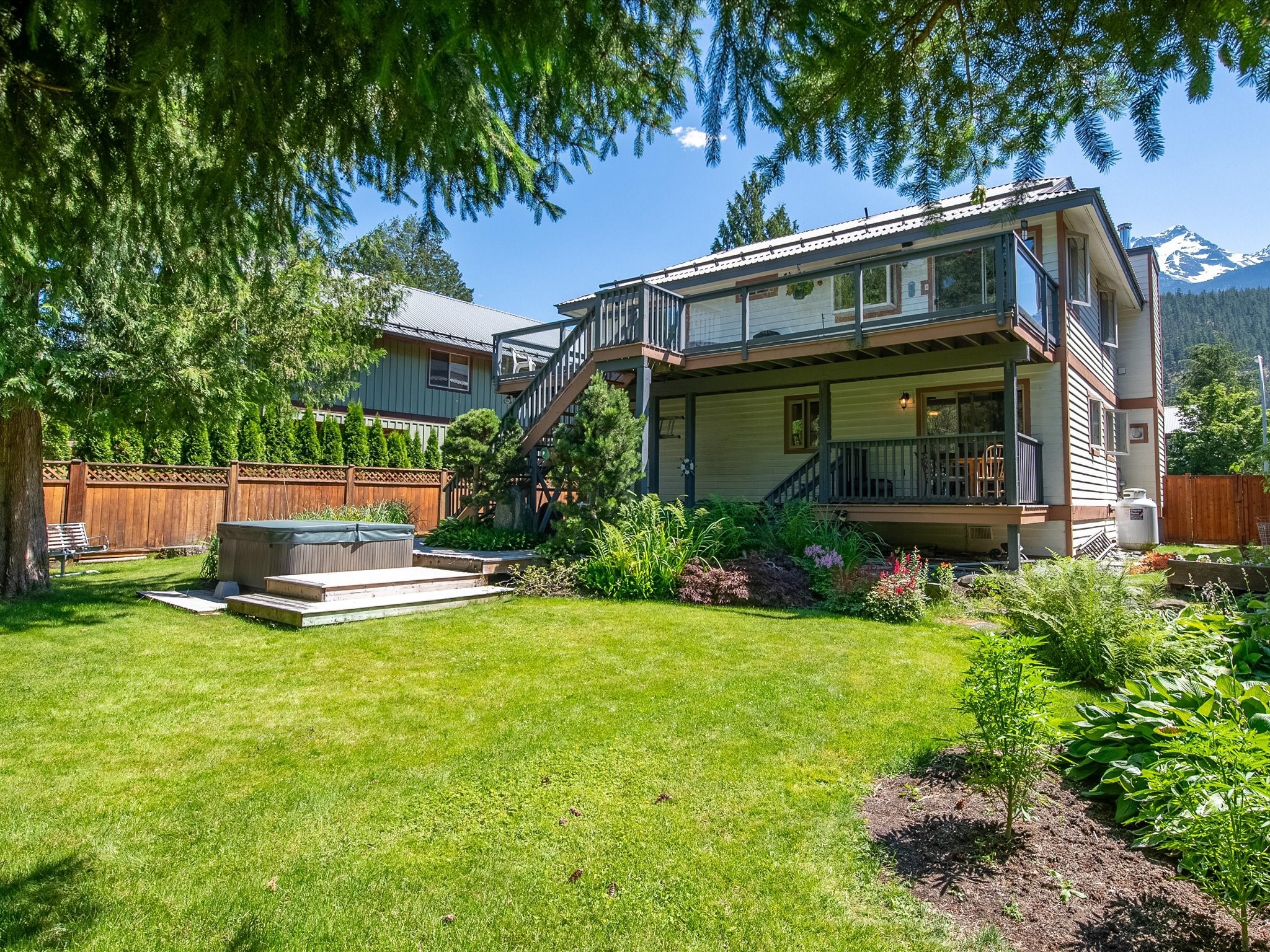 1489 Balsam Street image 27