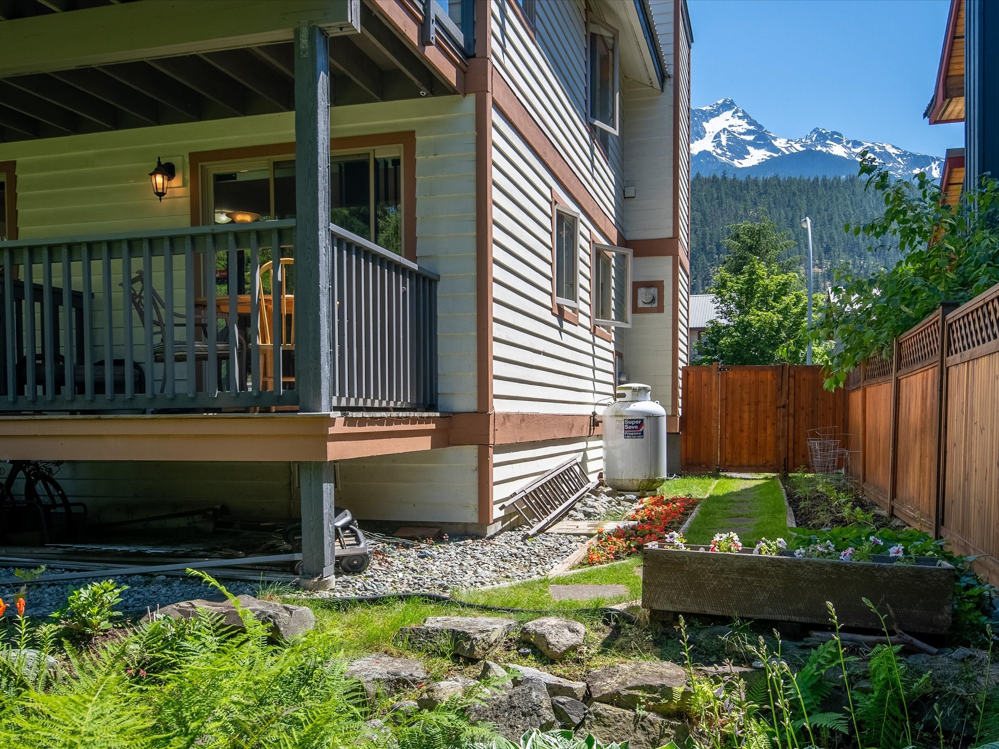 1489 Balsam Street image 28