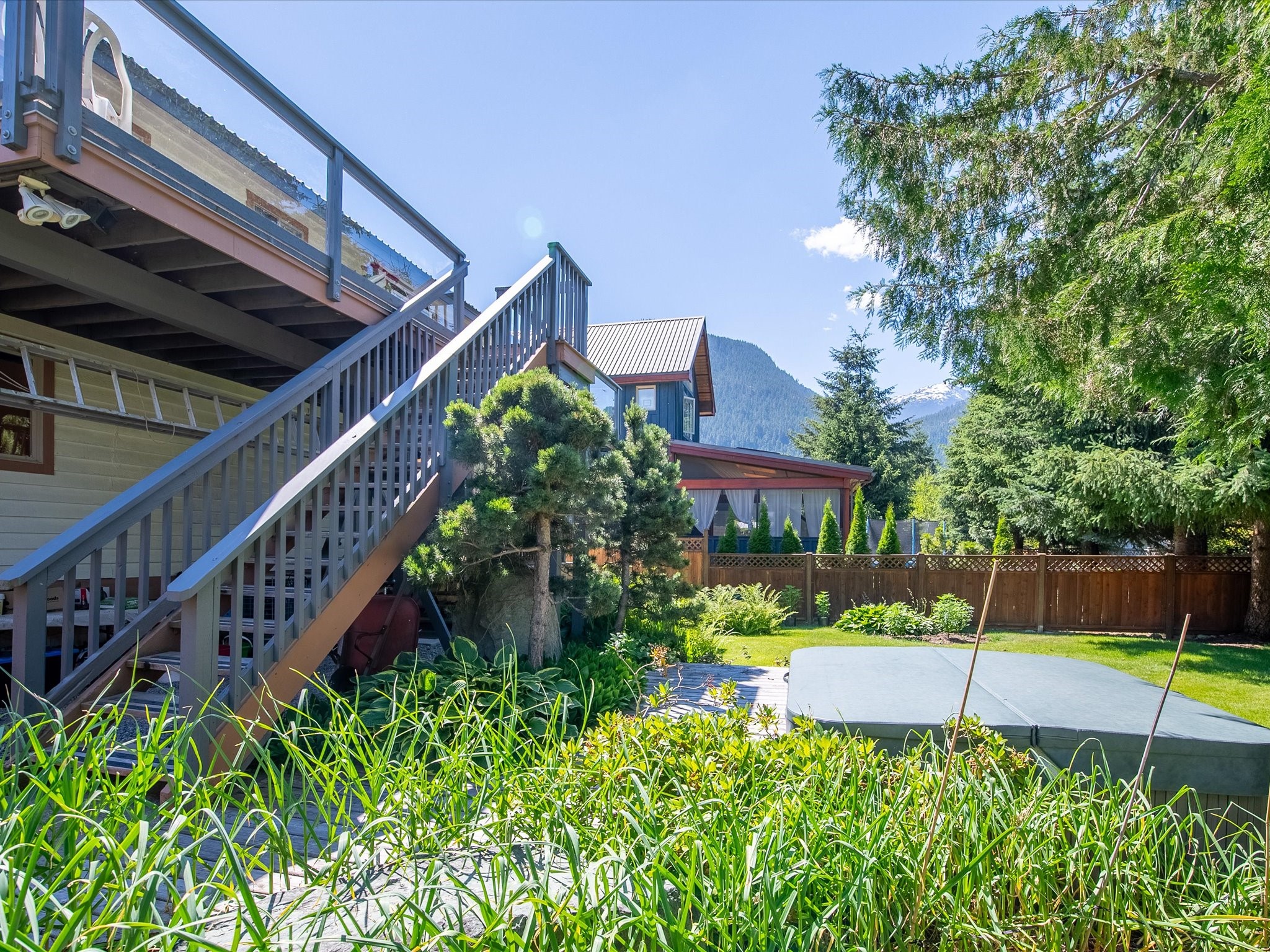 1489 Balsam Street image 29