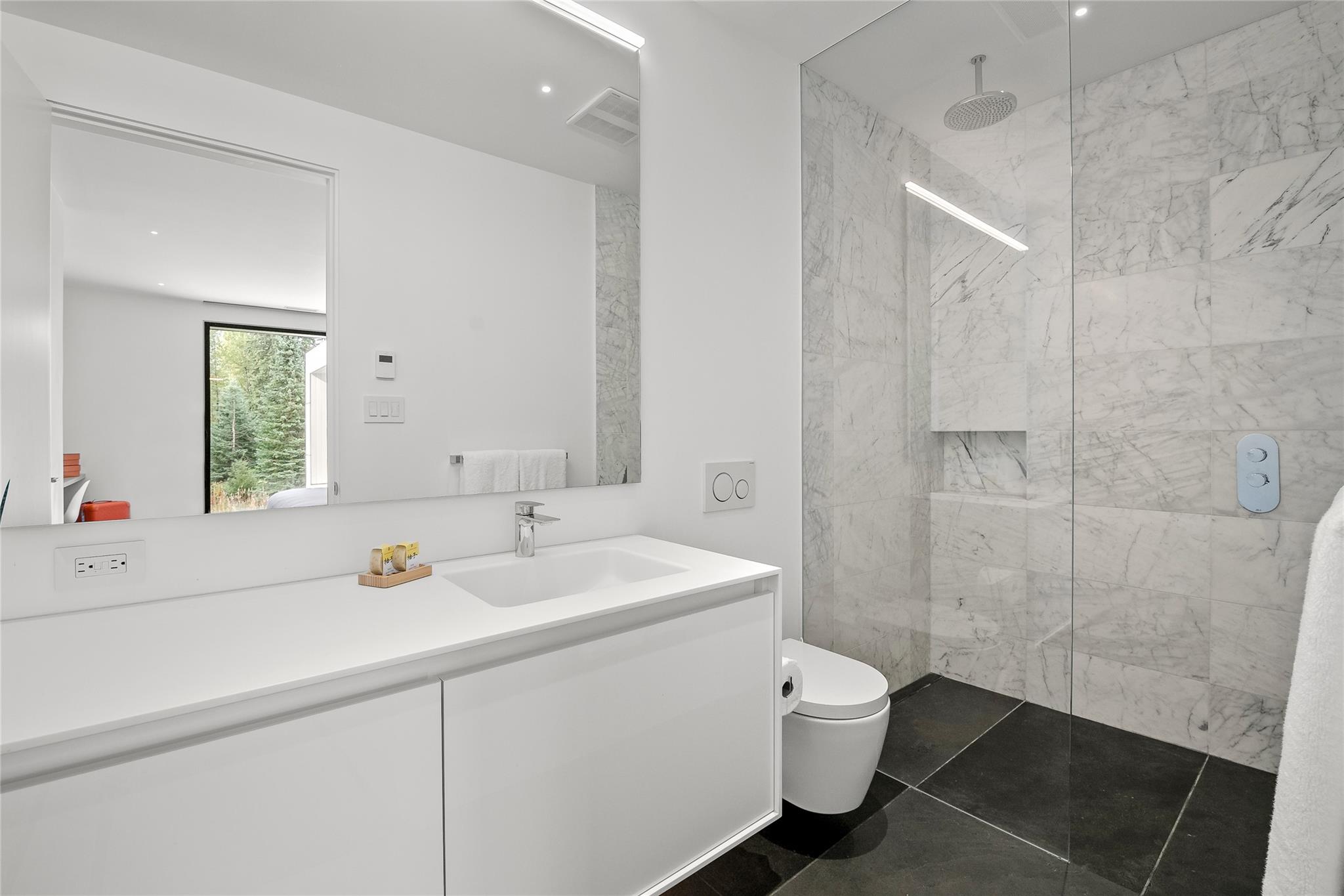 8080 Cypress Place image 25