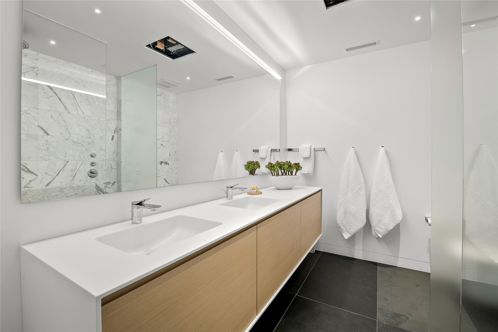 8080 Cypress Place image 28