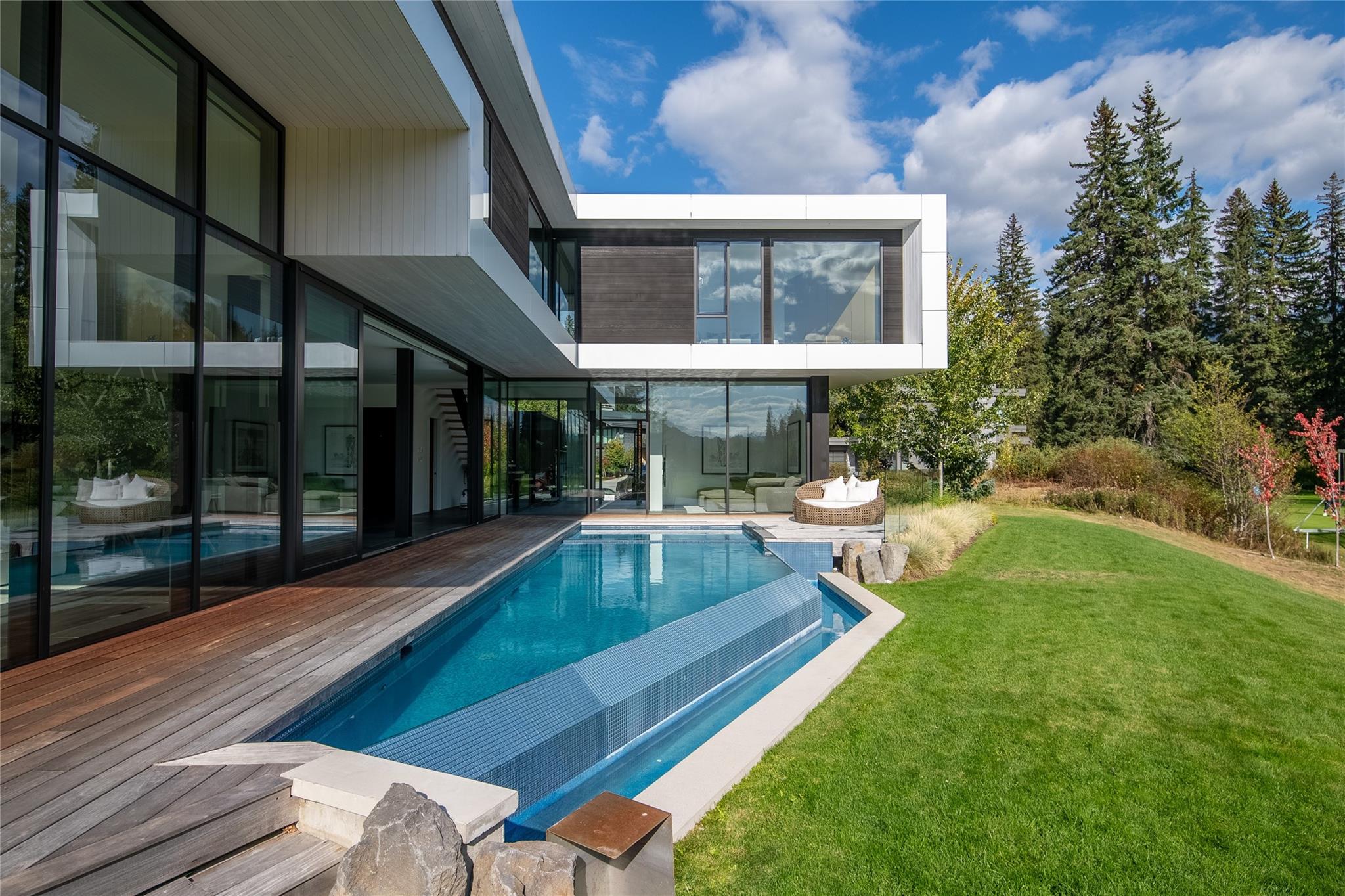 8080 Cypress Place image 35
