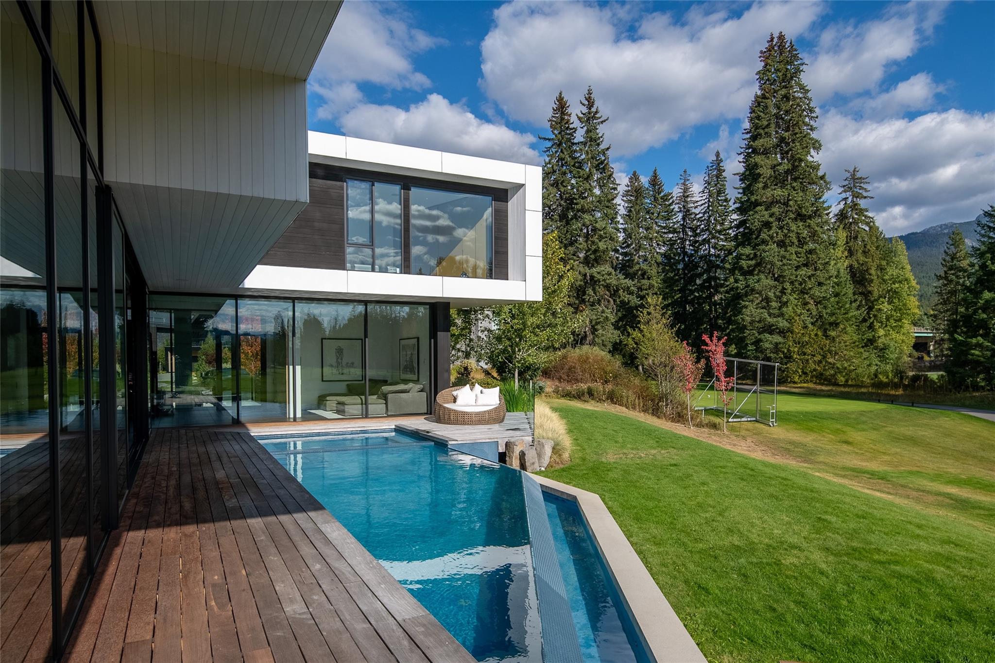 8080 Cypress Place image 37