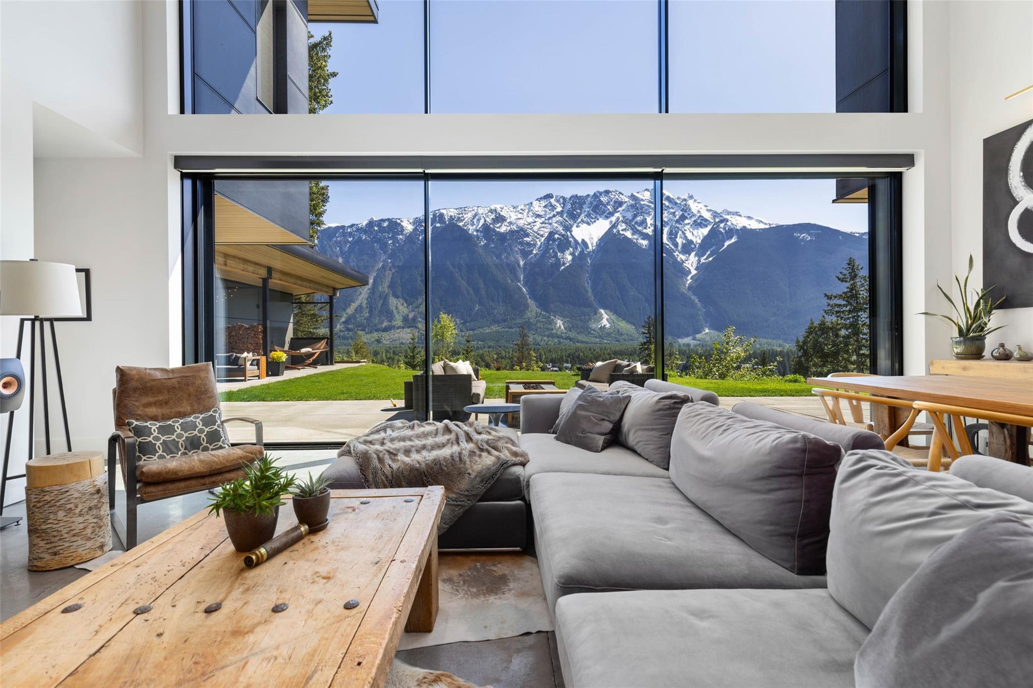7512 Pebble Creek Drive image 1