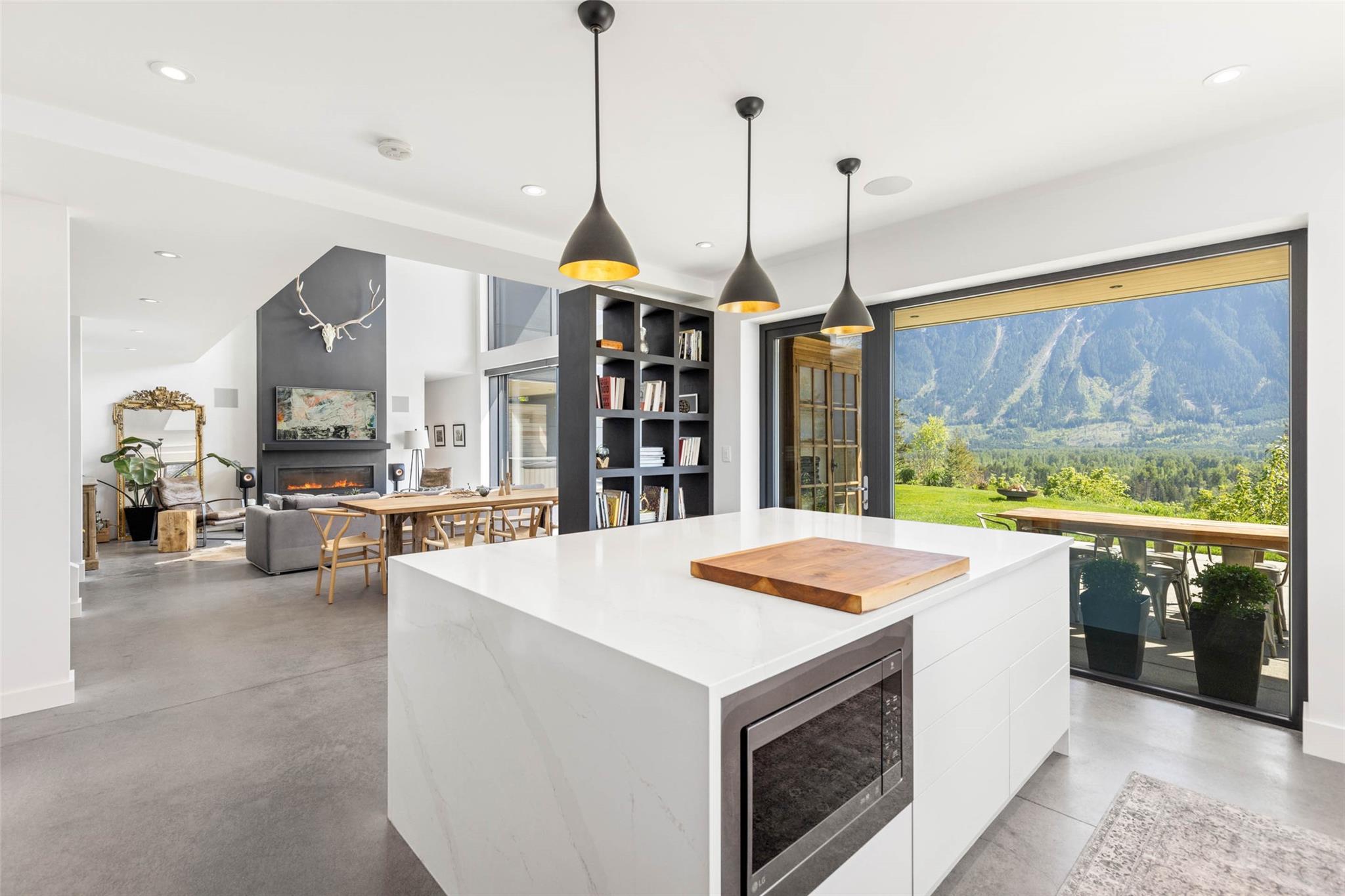 7512 Pebble Creek Drive image 8