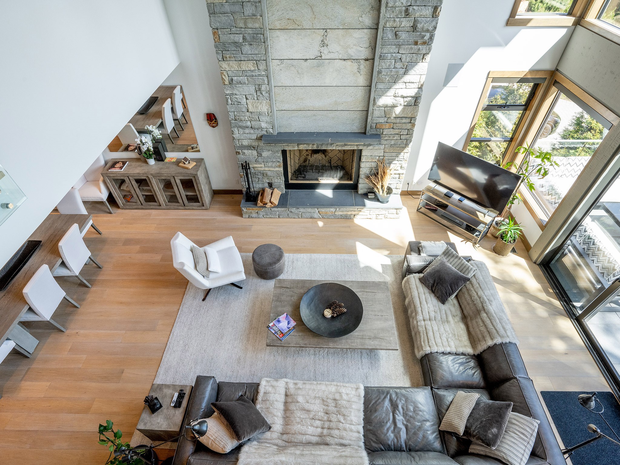 7441 Treetop Lane image 9