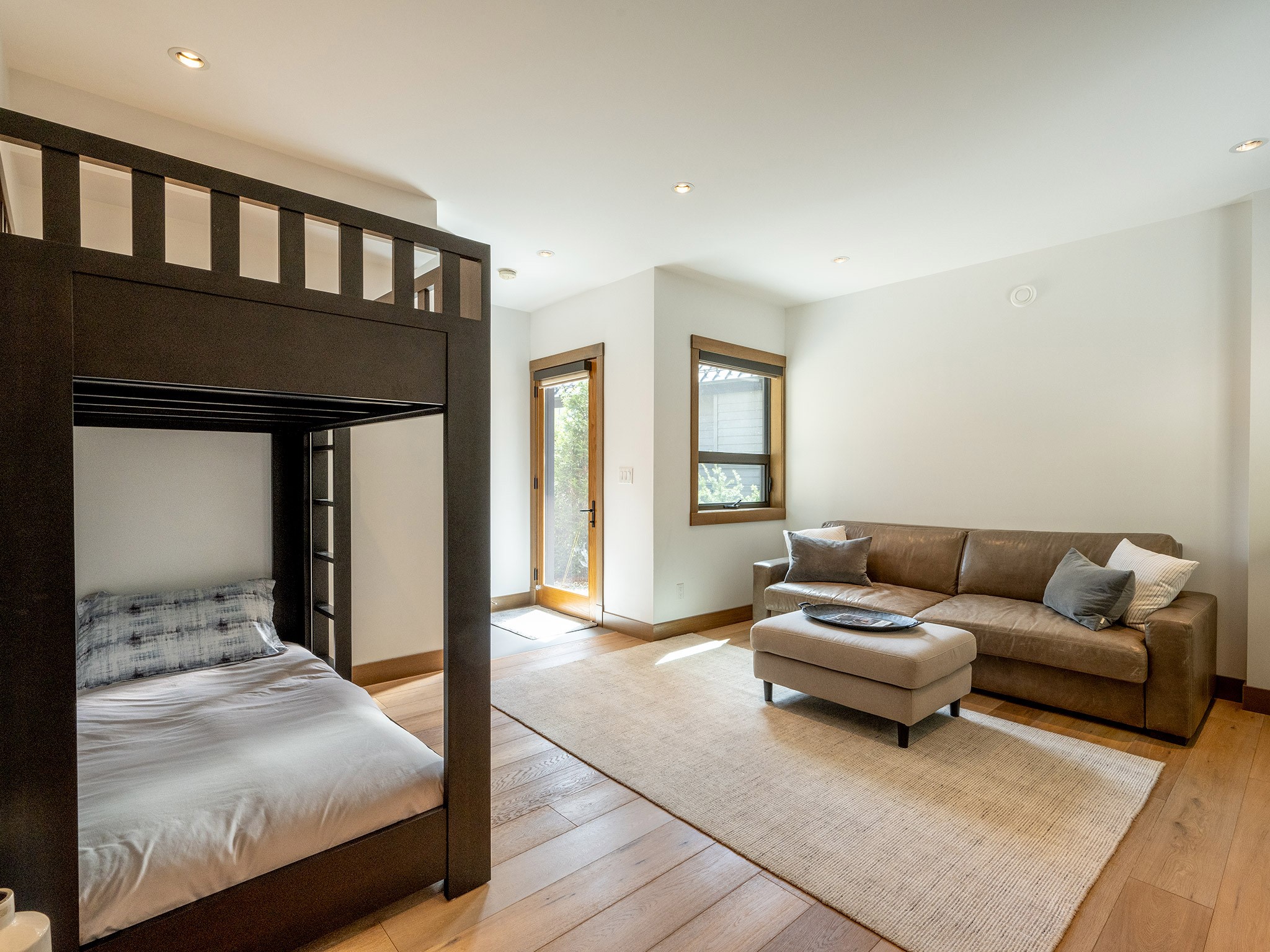 7441 Treetop Lane image 31