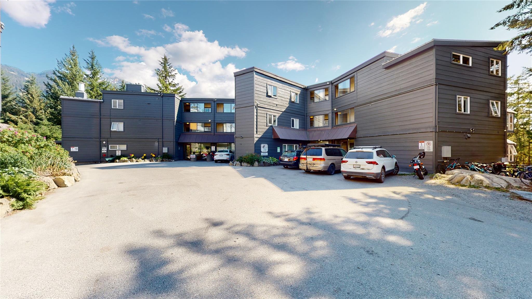 304-2111 Whistler Road