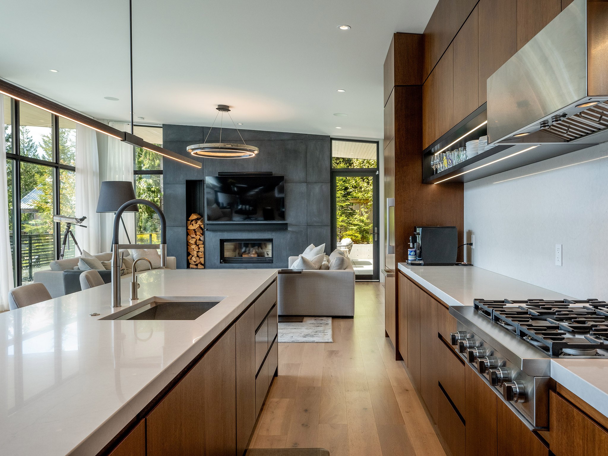 8504 Drifter Way image 4