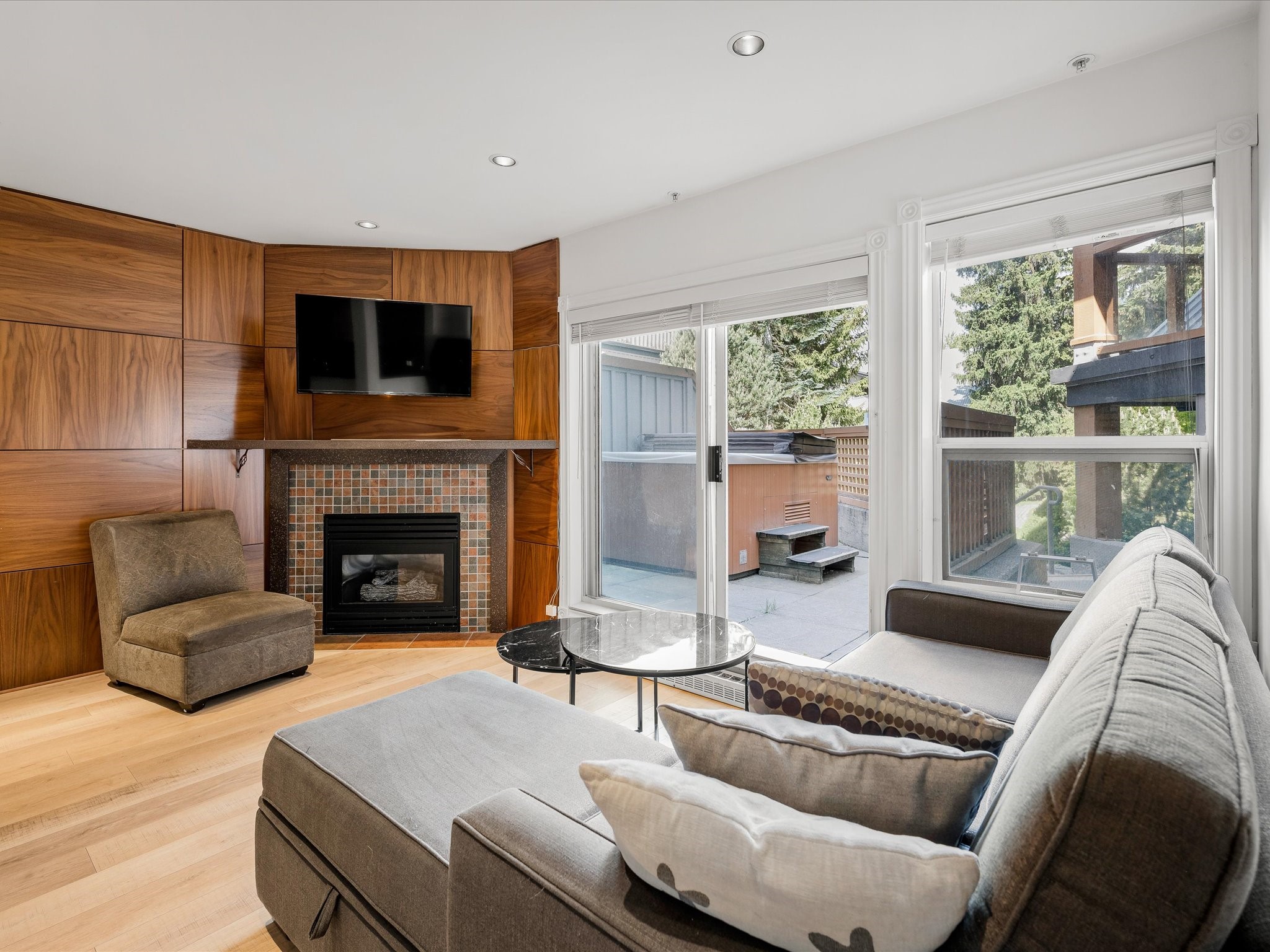 98-4388 Northlands Boulevard image 1
