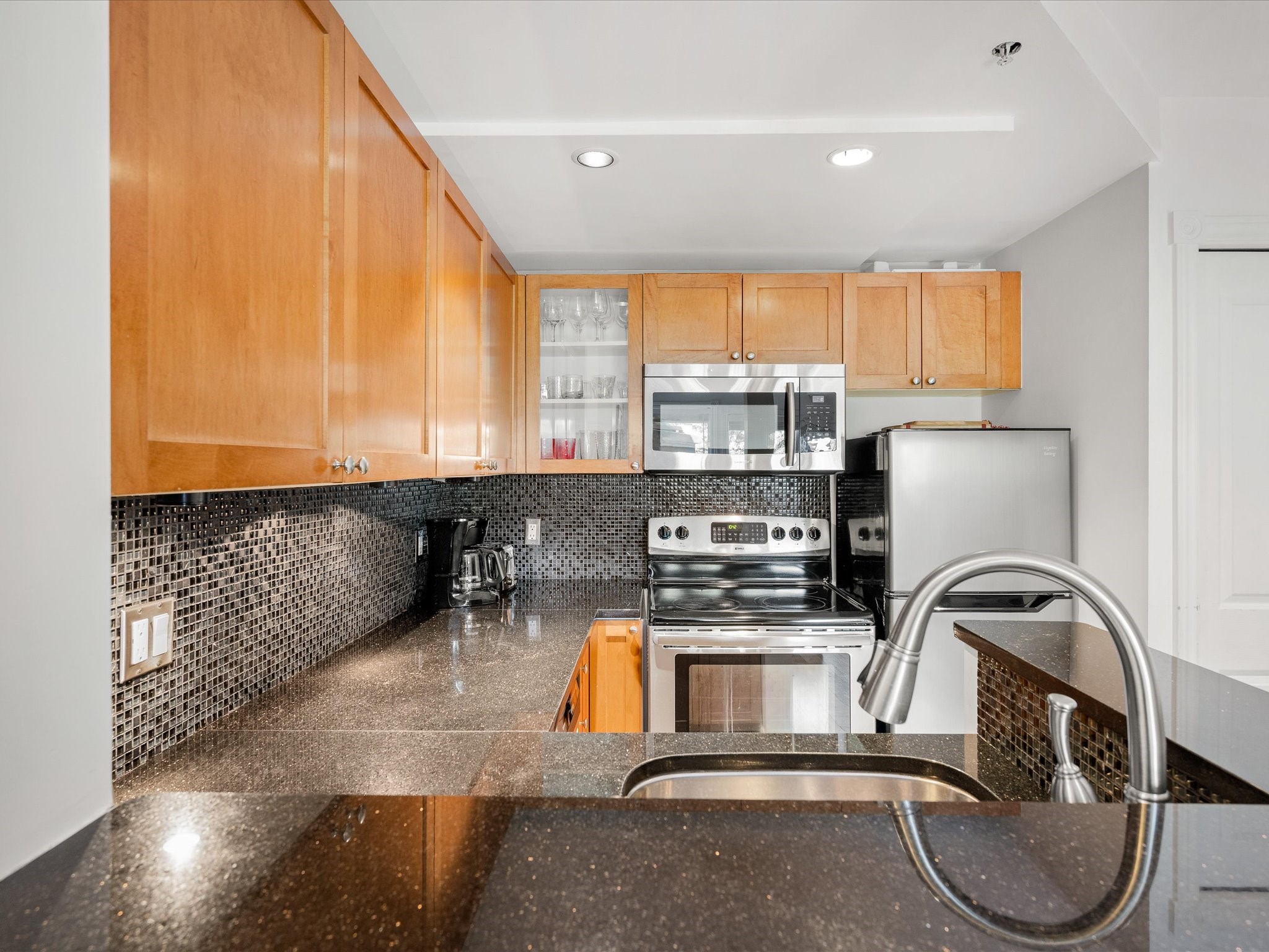 98-4388 Northlands Boulevard image 6