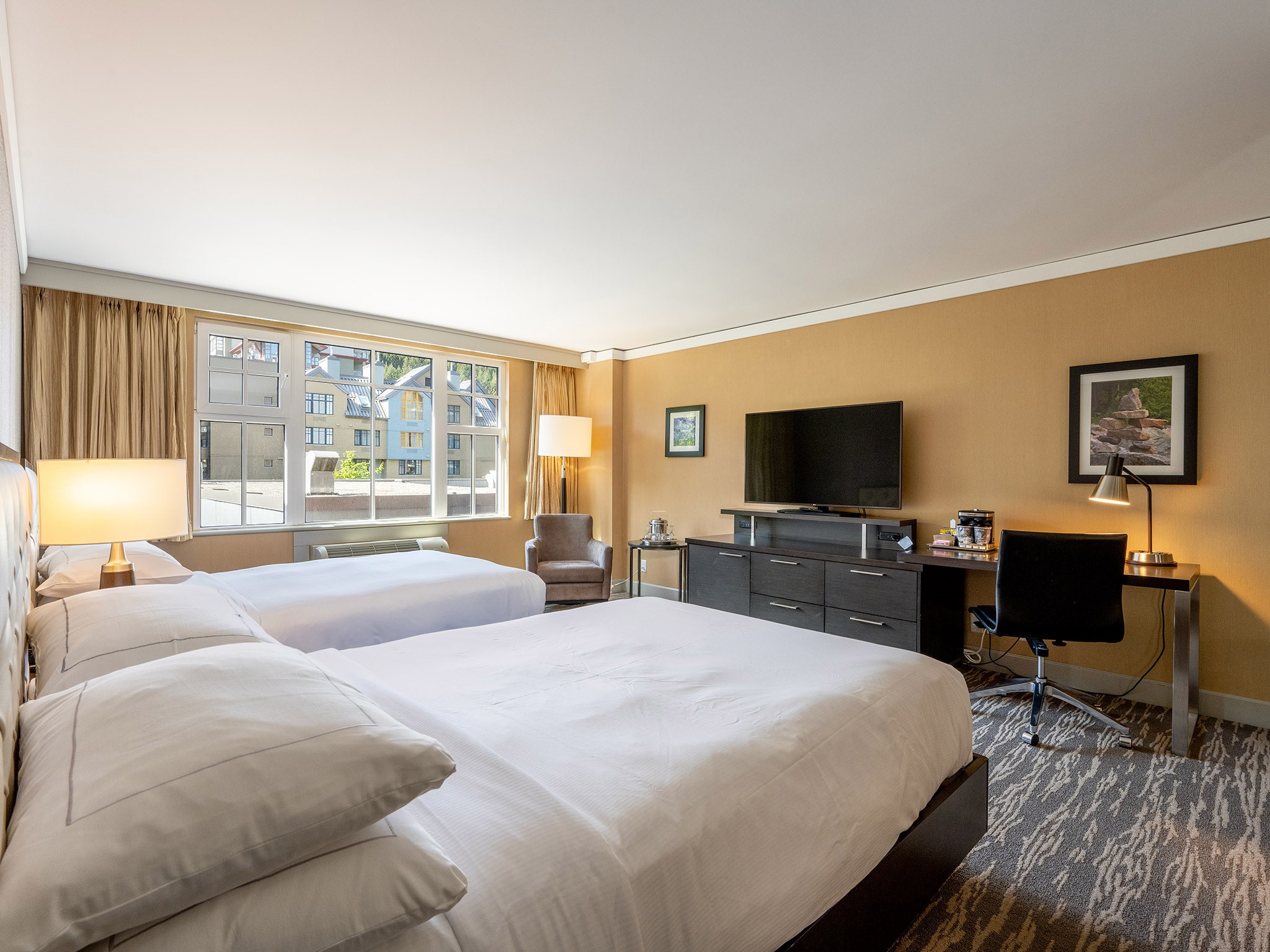 210/212-4050 Whistler Way image 9