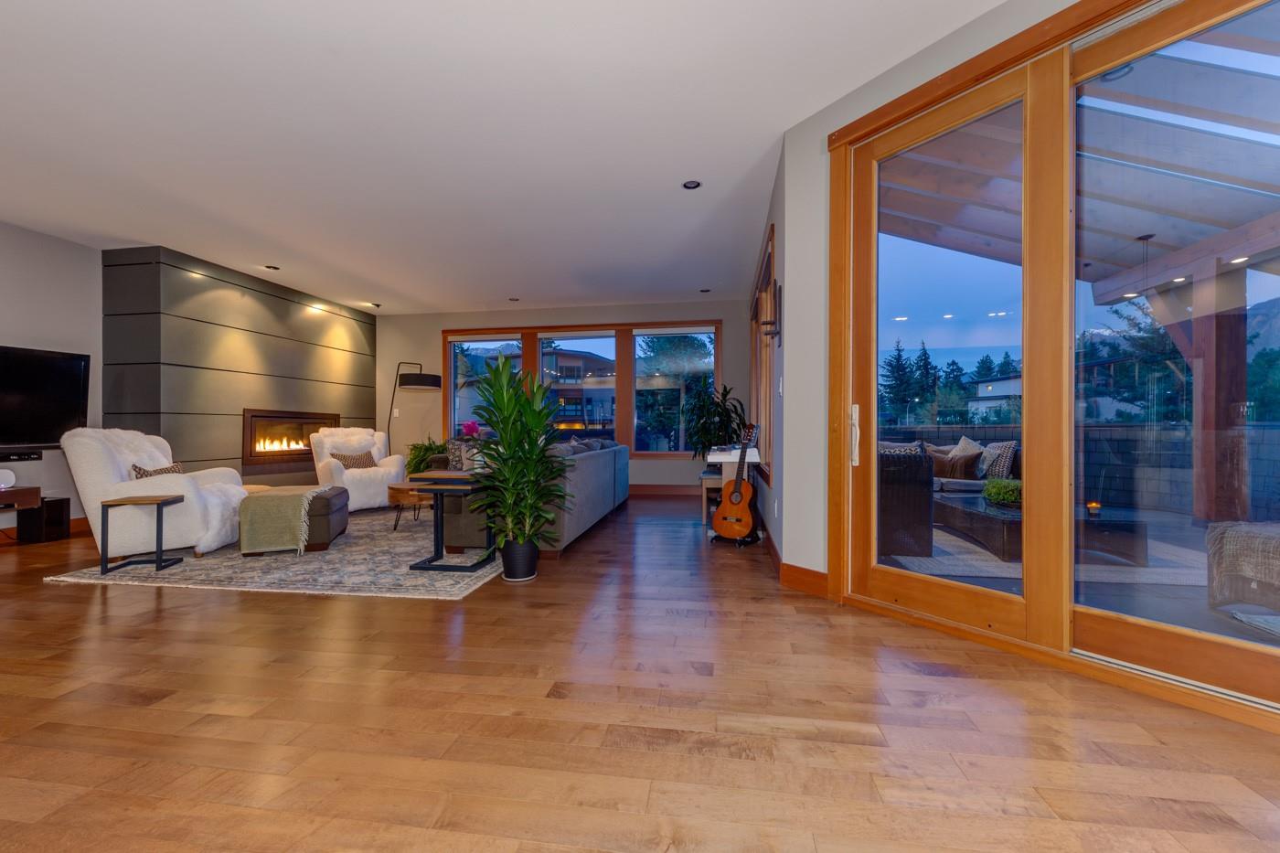 7459 Dogwood Street image 12