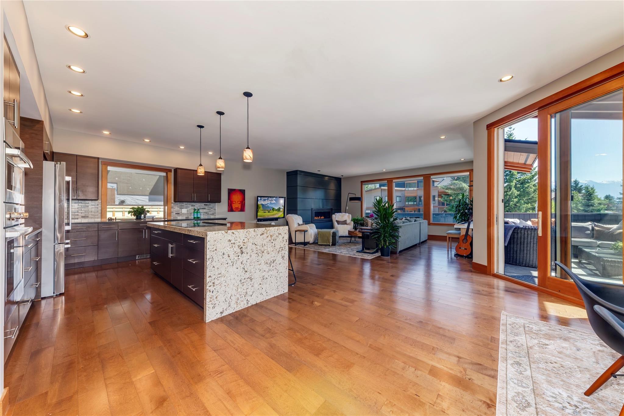 7459 Dogwood Street image 4