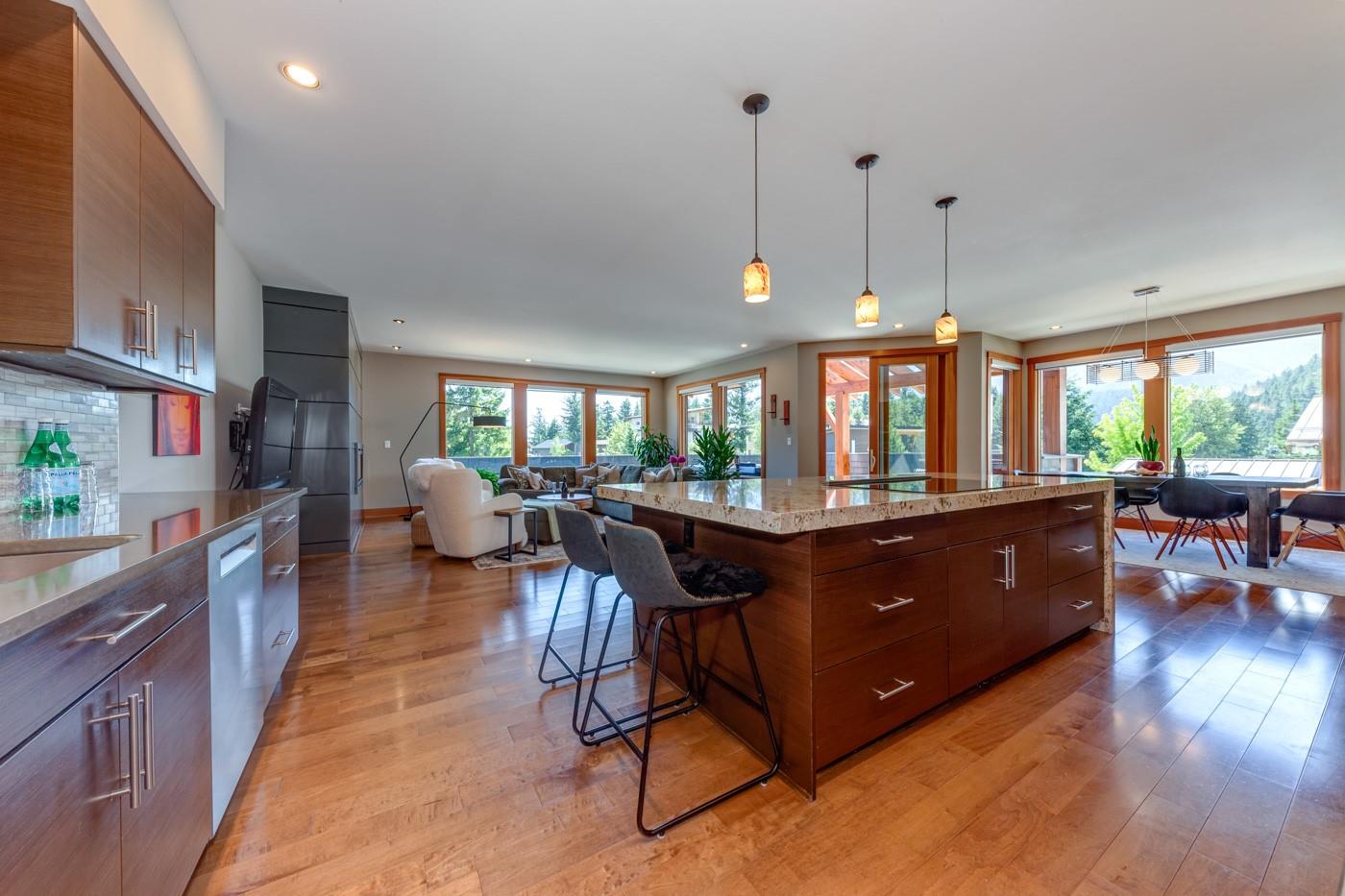 7459 Dogwood Street image 5