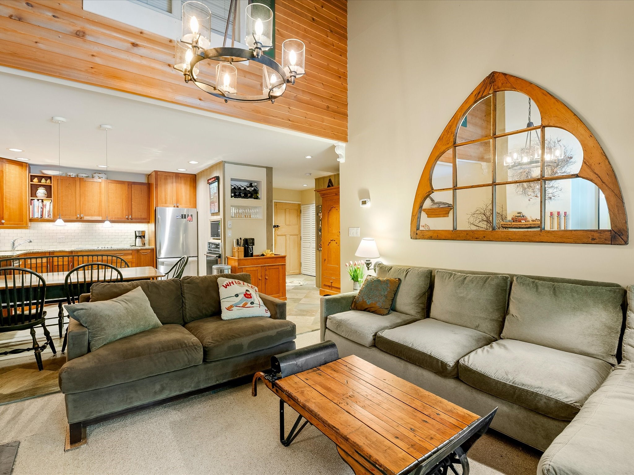 6-2030 Chamonix Crescent image 3