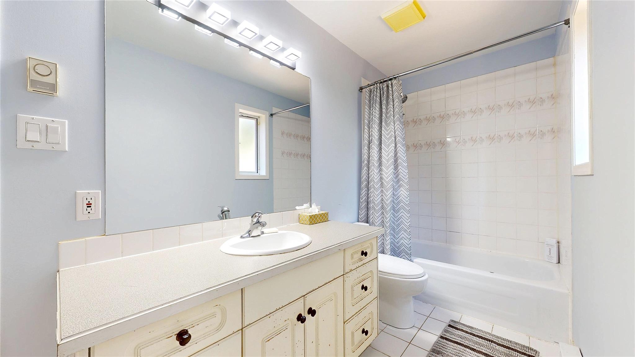 1479 Lupin Street image 15
