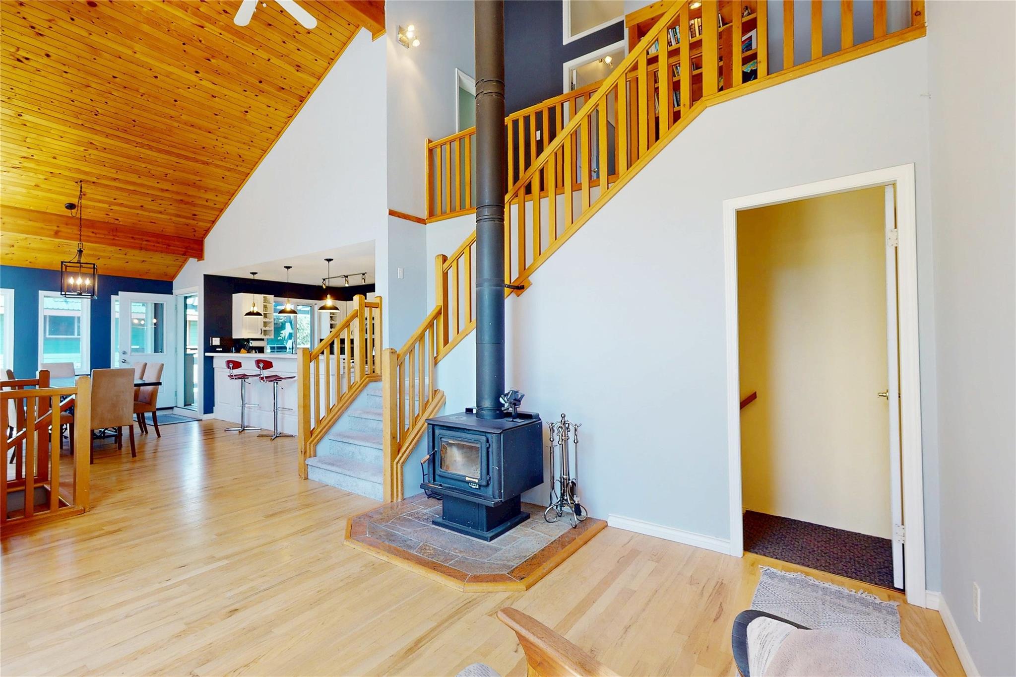 1479 Lupin Street image 6