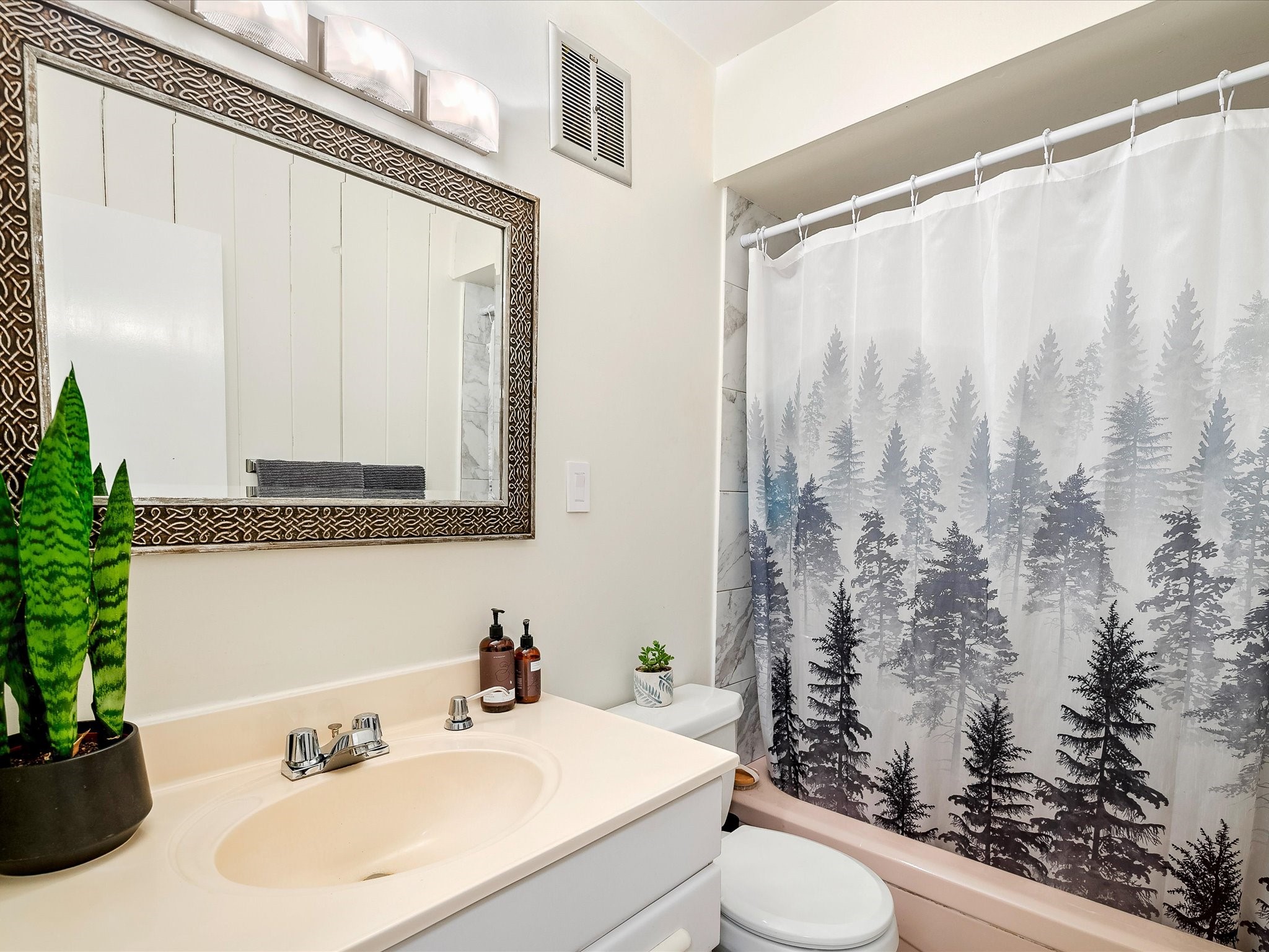 8-2030 Chamonix Crescent image 15