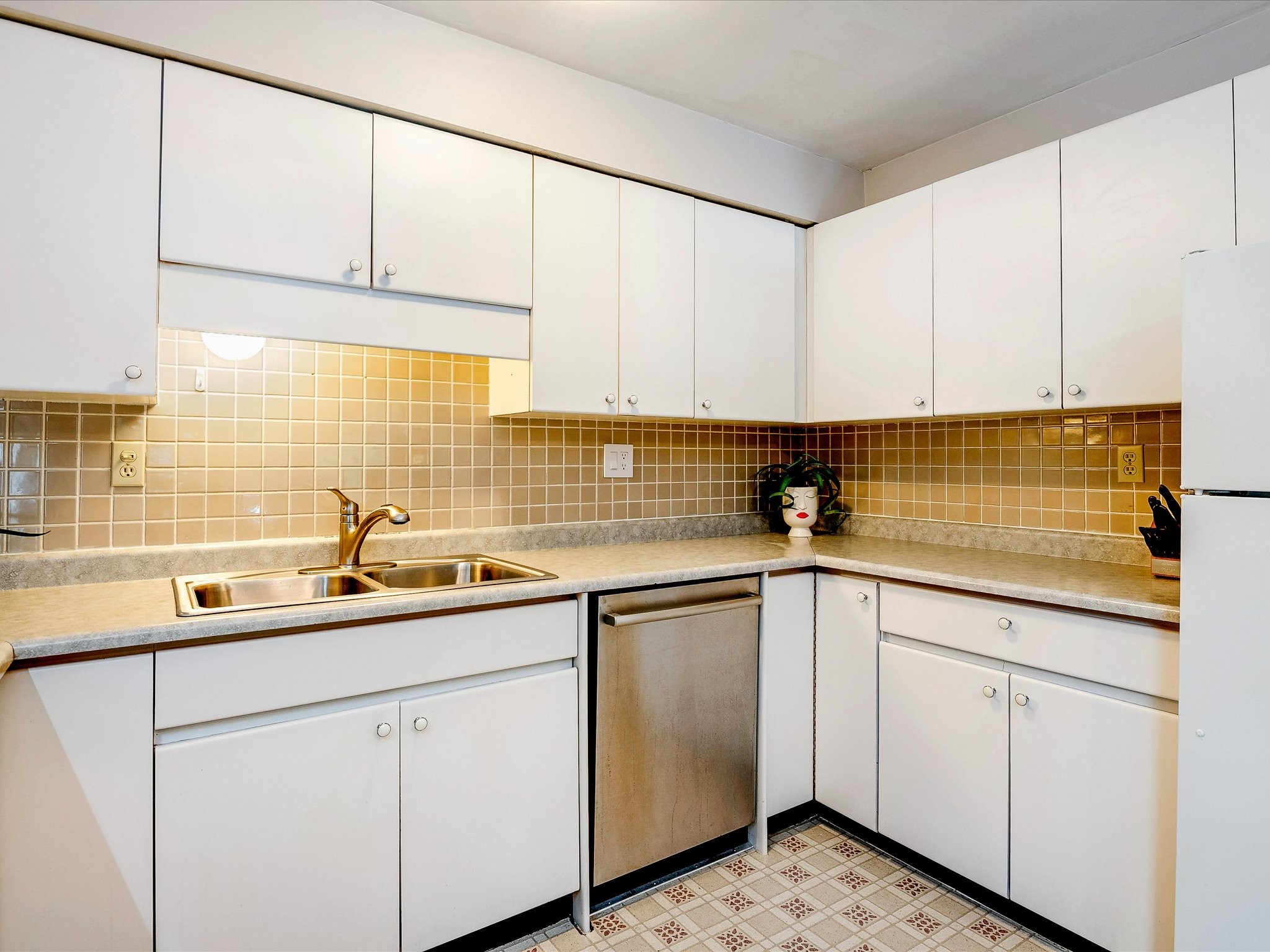 8-2030 Chamonix Crescent image 7