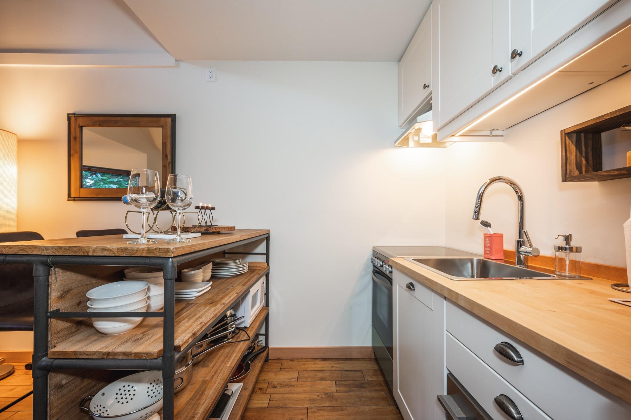 2-2247 Sapporo Drive image 4
