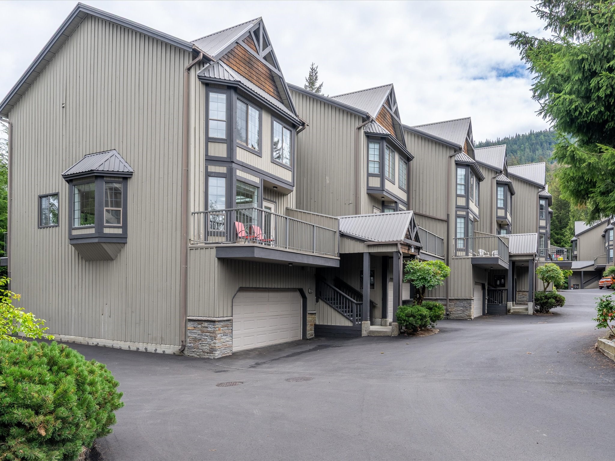 32-2104 Nordic Drive image 1