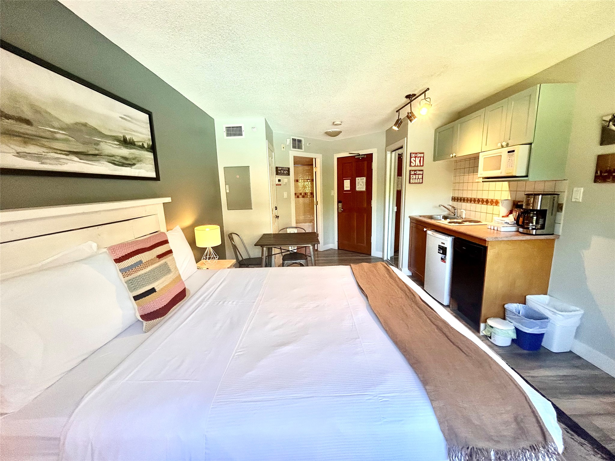 222-4315 Northlands Boulevard image 10