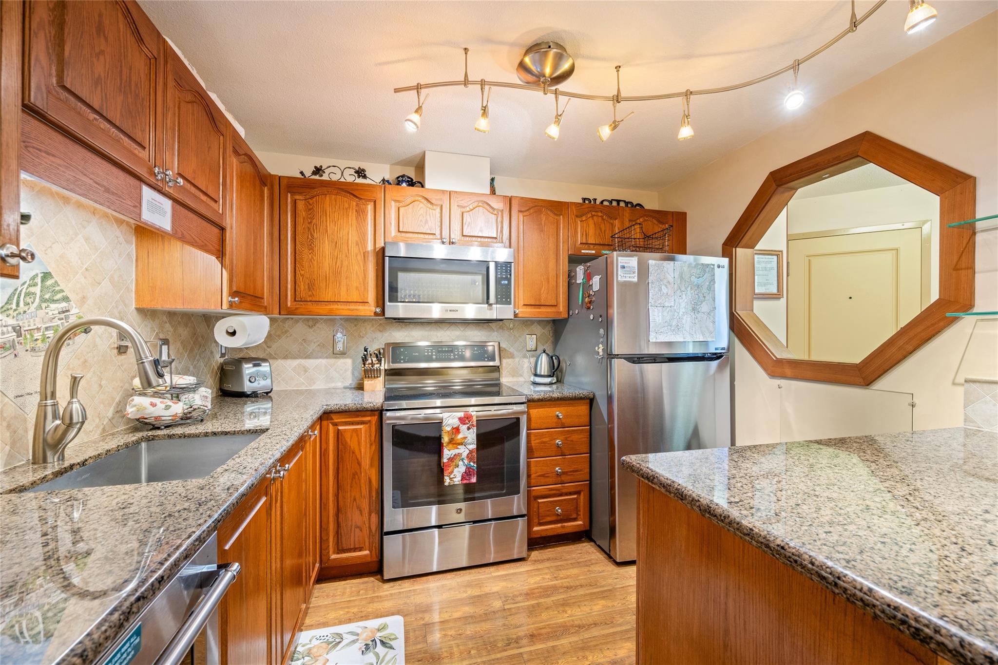 11-4325 Northlands Boulevard image 9