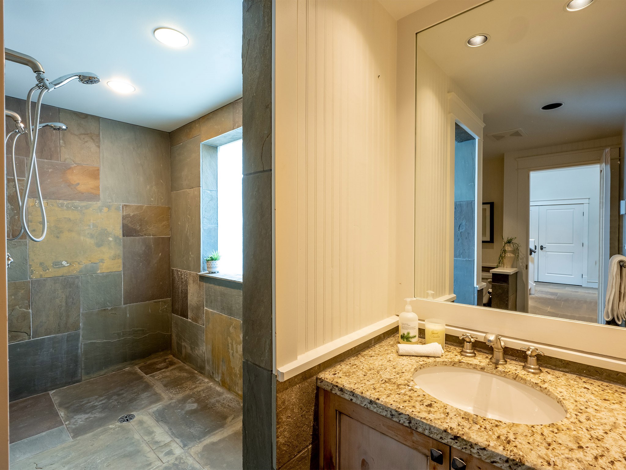 7313 Fitzsimmons Road South  image 9