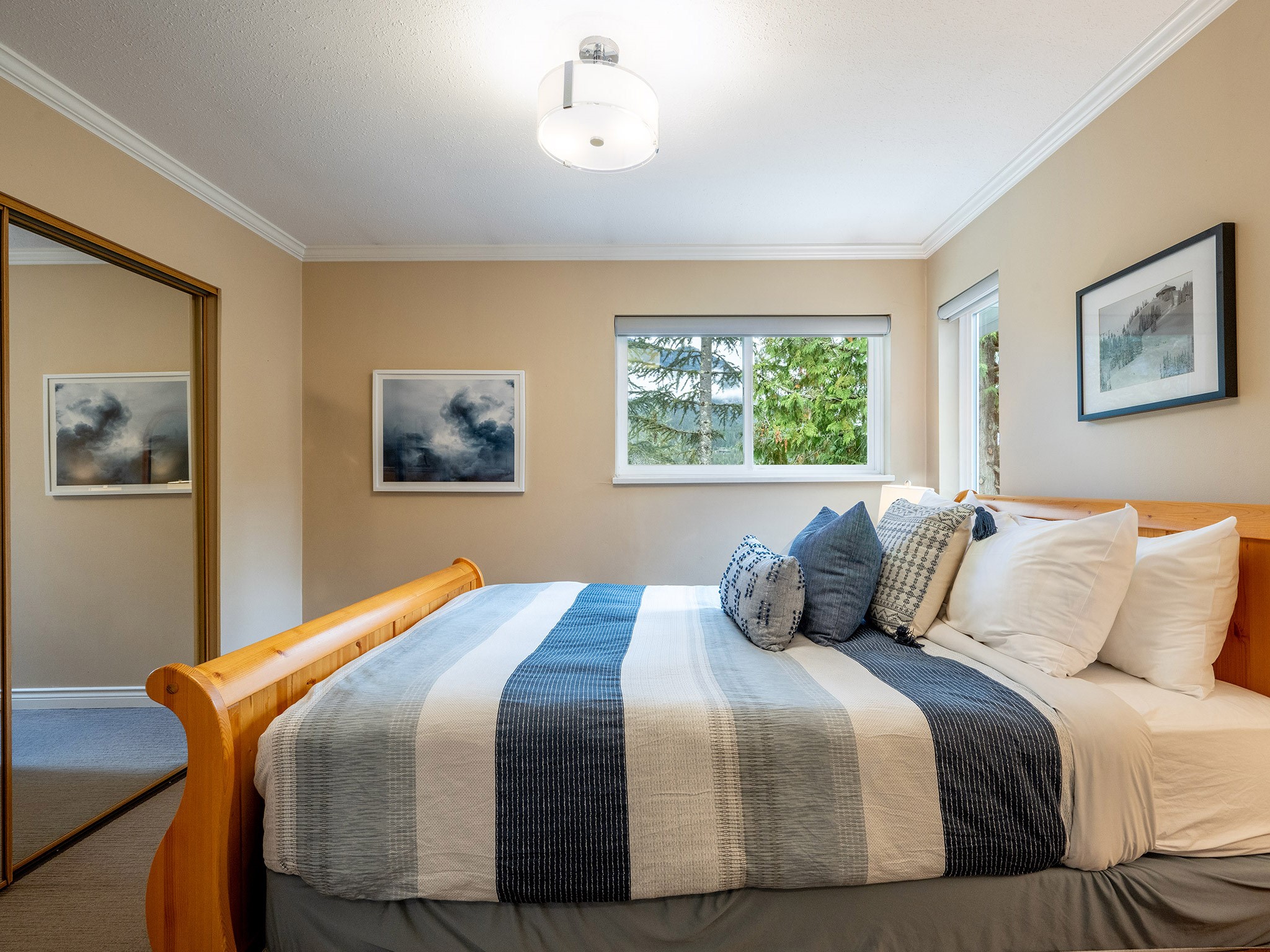 10-2211 Marmot Place image 9