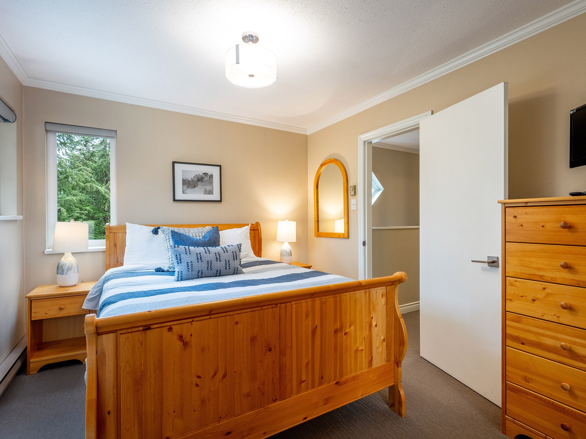 10-2211 Marmot Place image 10