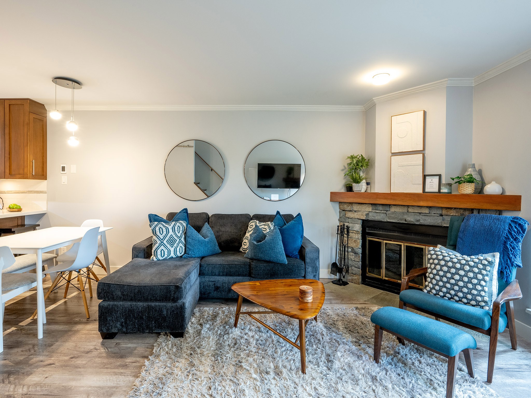 10-2211 Marmot Place image 2