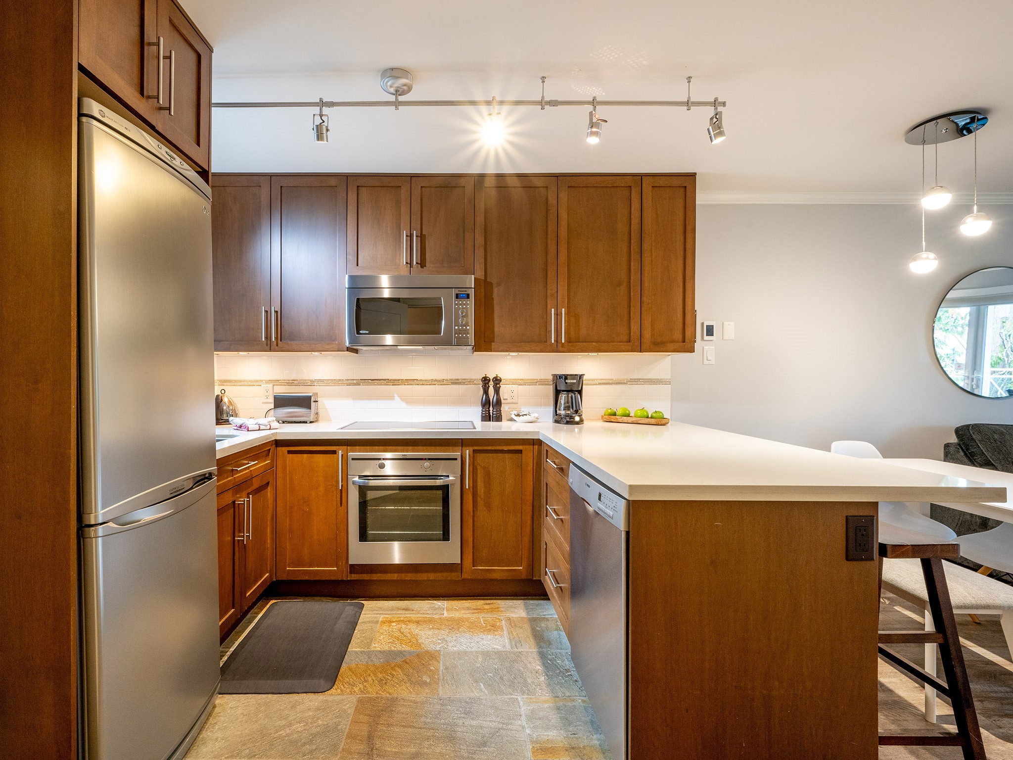 10-2211 Marmot Place image 6