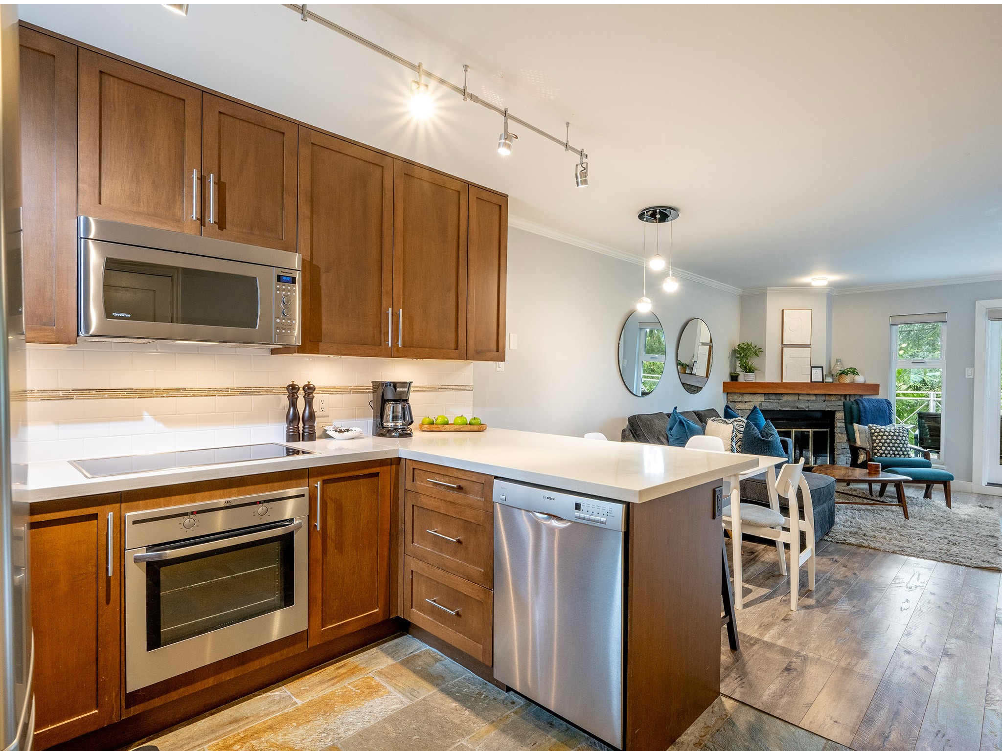 10-2211 Marmot Place image 7