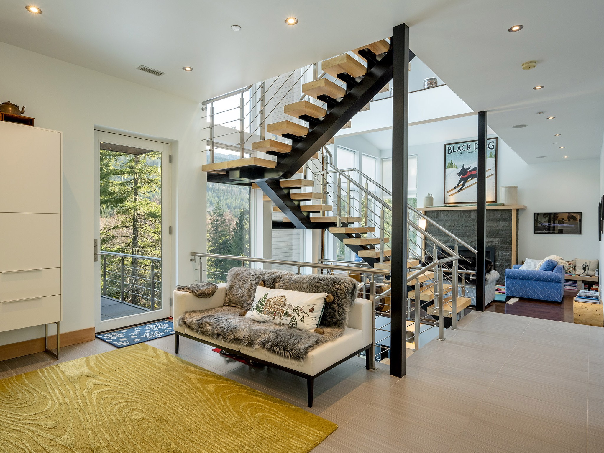 5221 Jordan Lane image 4