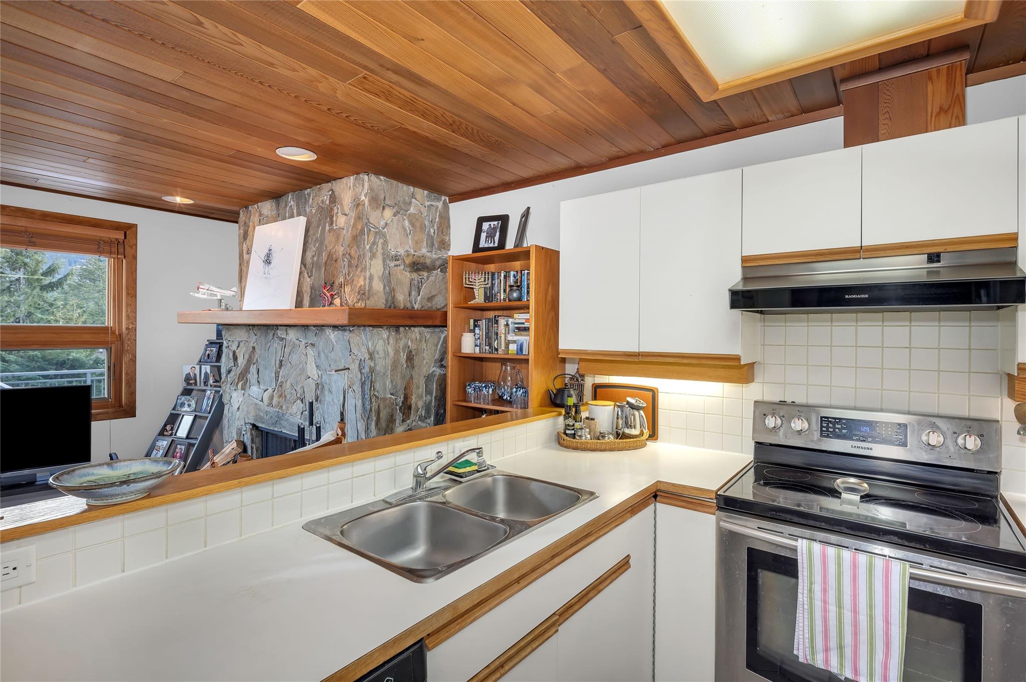 109-6117 Eagle Drive image 9