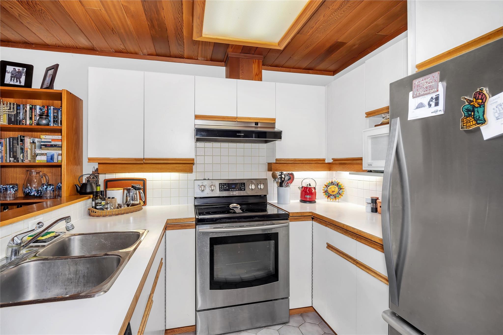 109-6117 Eagle Drive image 8