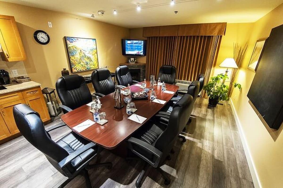 324-1490 Highway 99  image 11