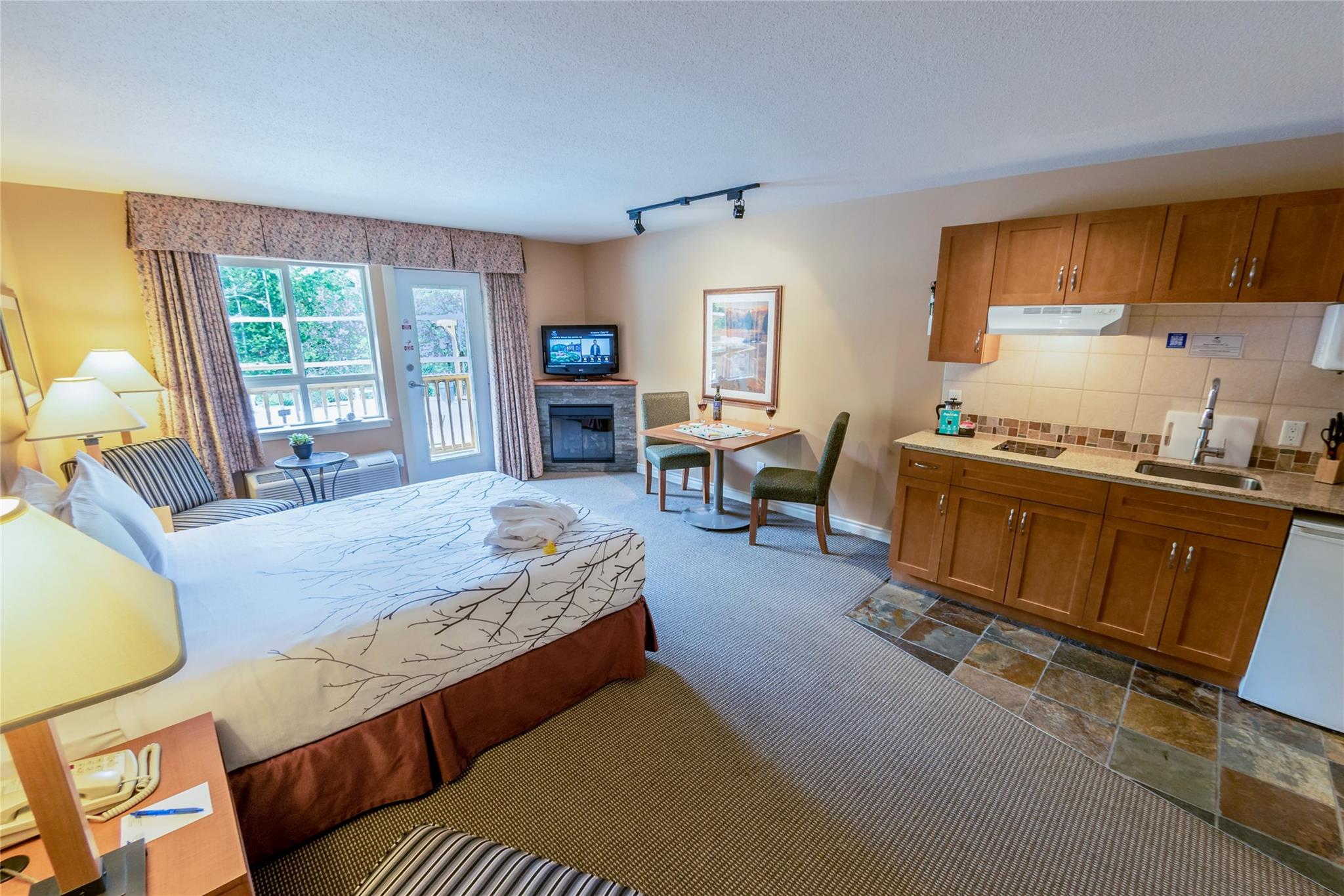 324-1490 Highway 99  image 2