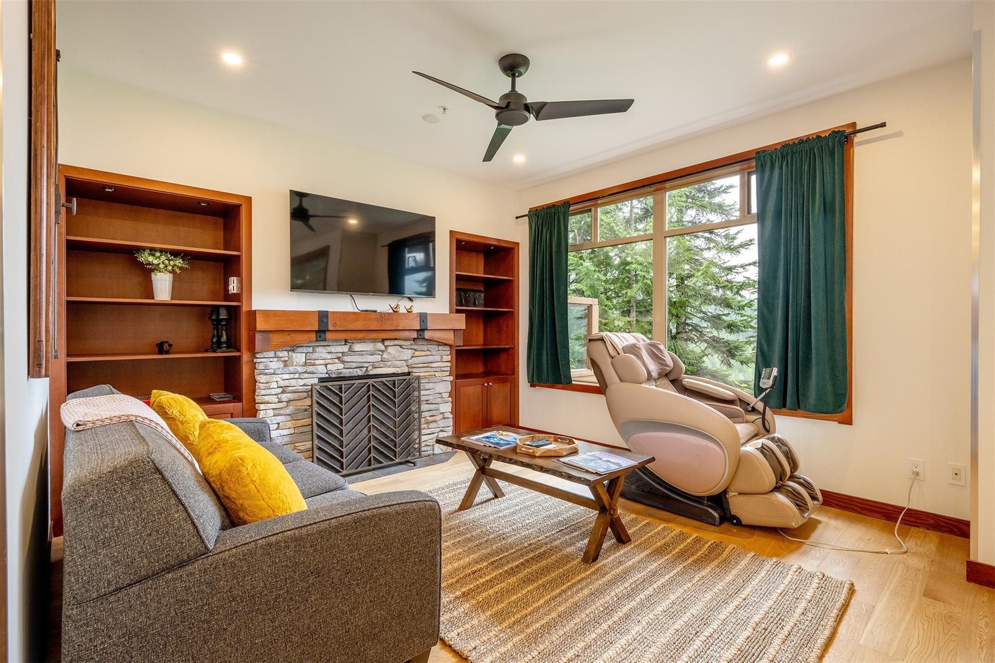 4-2301 Taluswood Place image 3