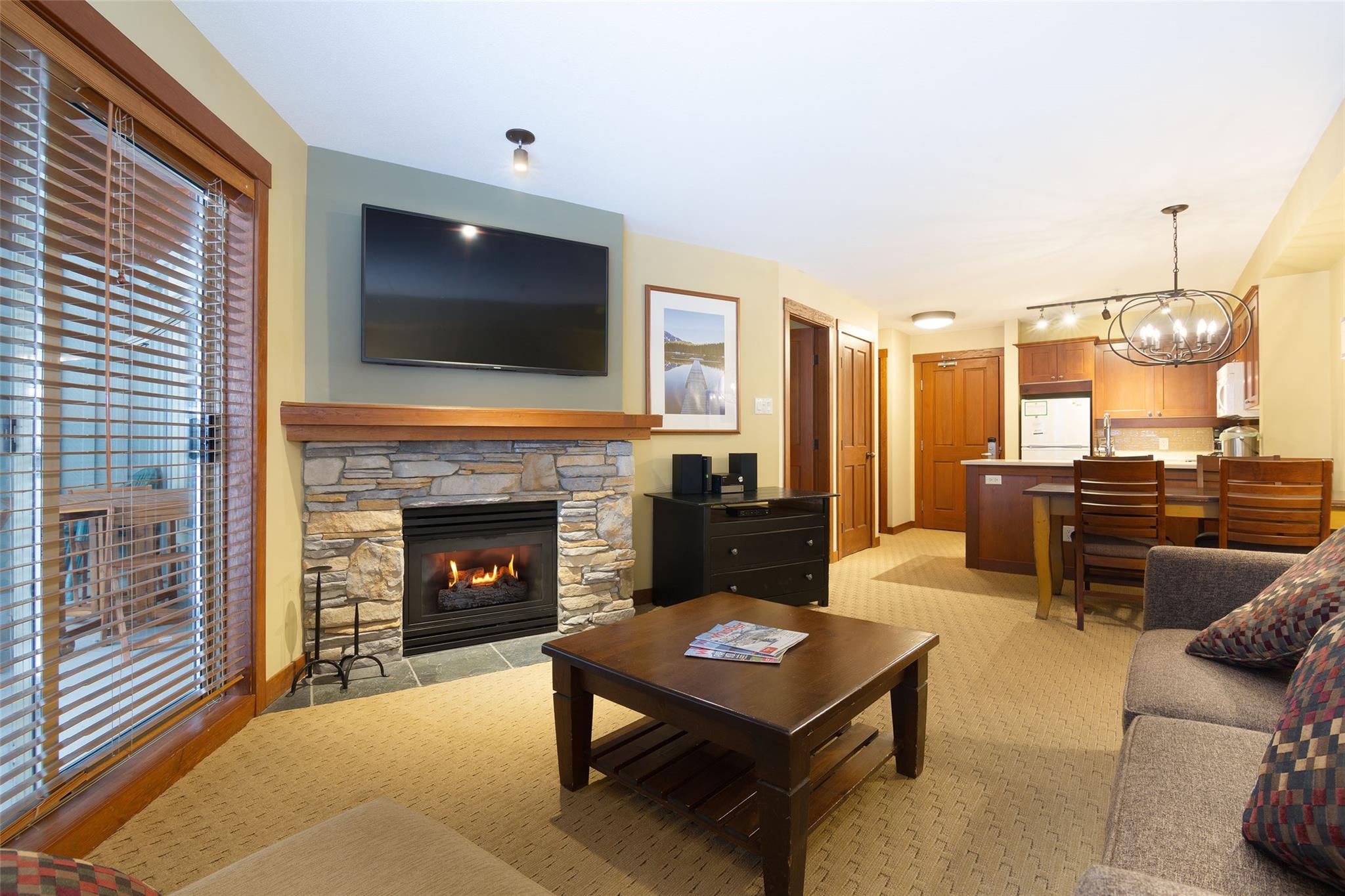 318 G1-4653 Blackcomb Way