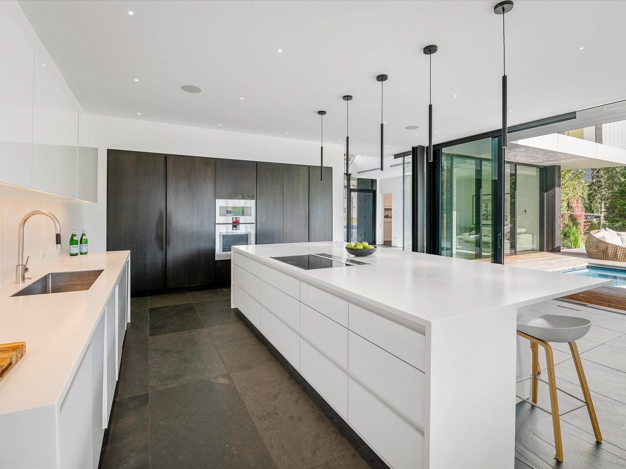 8080 Cypress Place image 13