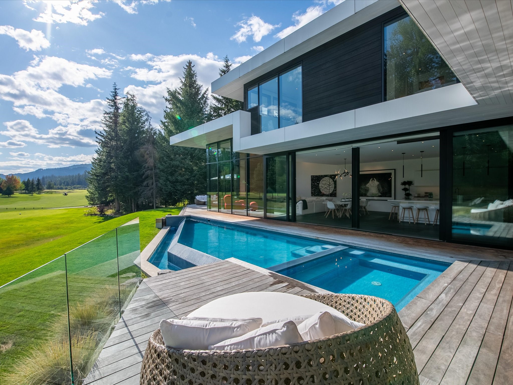 8080 Cypress Place image 16