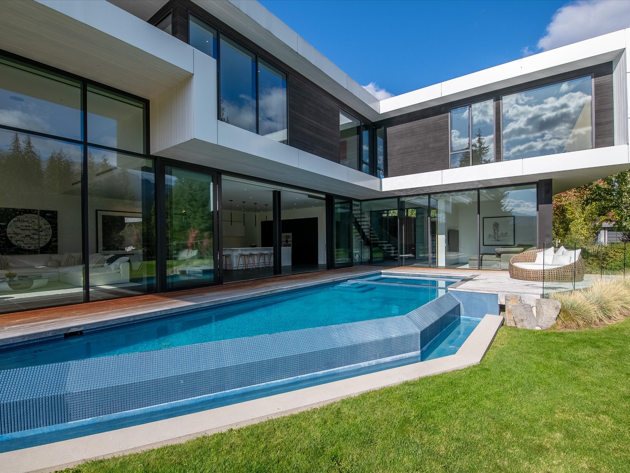 8080 Cypress Place image 36