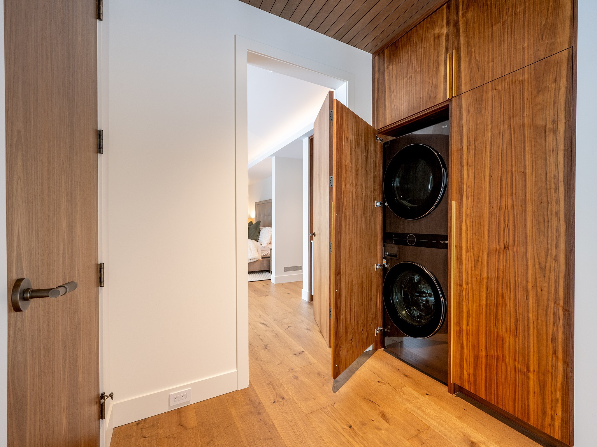 3218 Juniper Place image 22